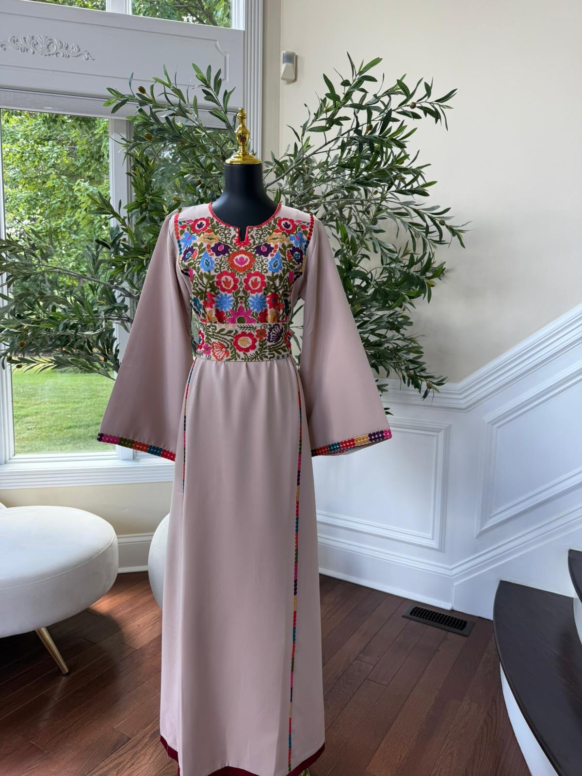 Cream Floral Embroidery Thobe