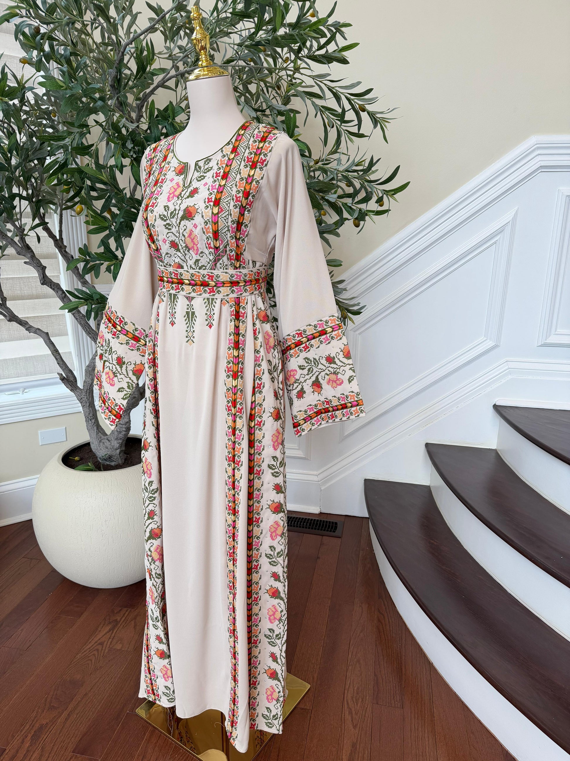 Cream Embroidery Tatreez Thobe