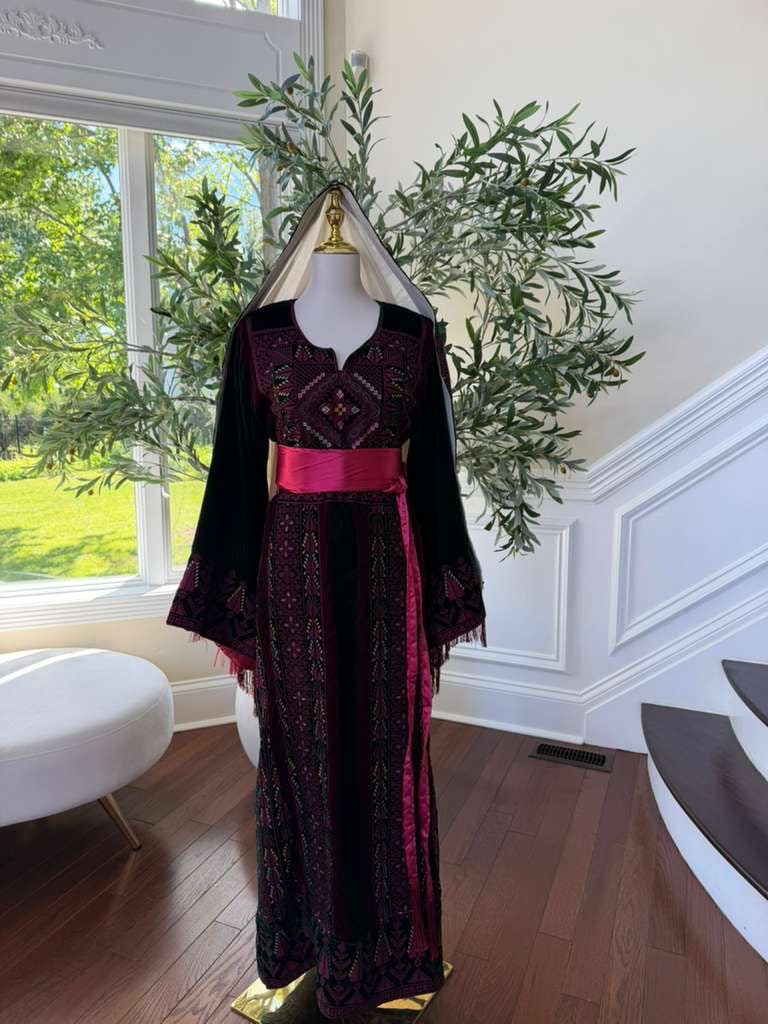 Velvet Green Embroidery Tatreez Thobe