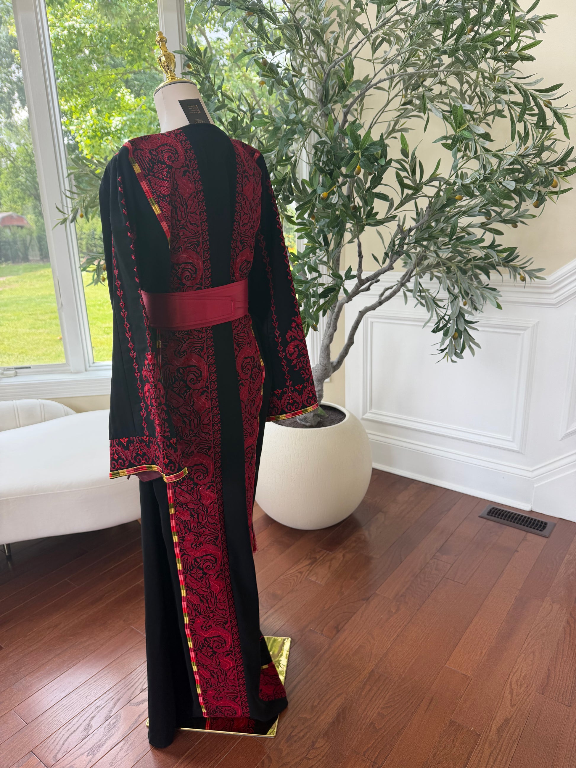 Traditional Tatreez Red Embroidery Thobe