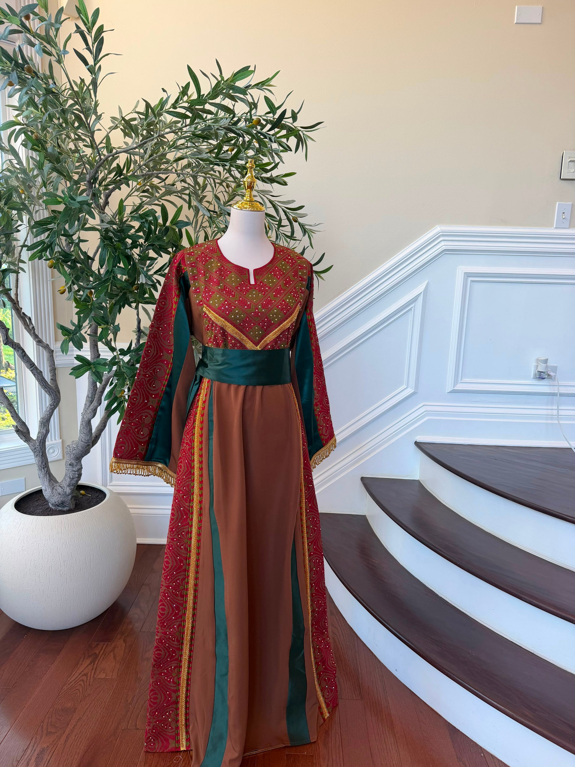 Brown Embroidery Elegance Tatreez Thobe