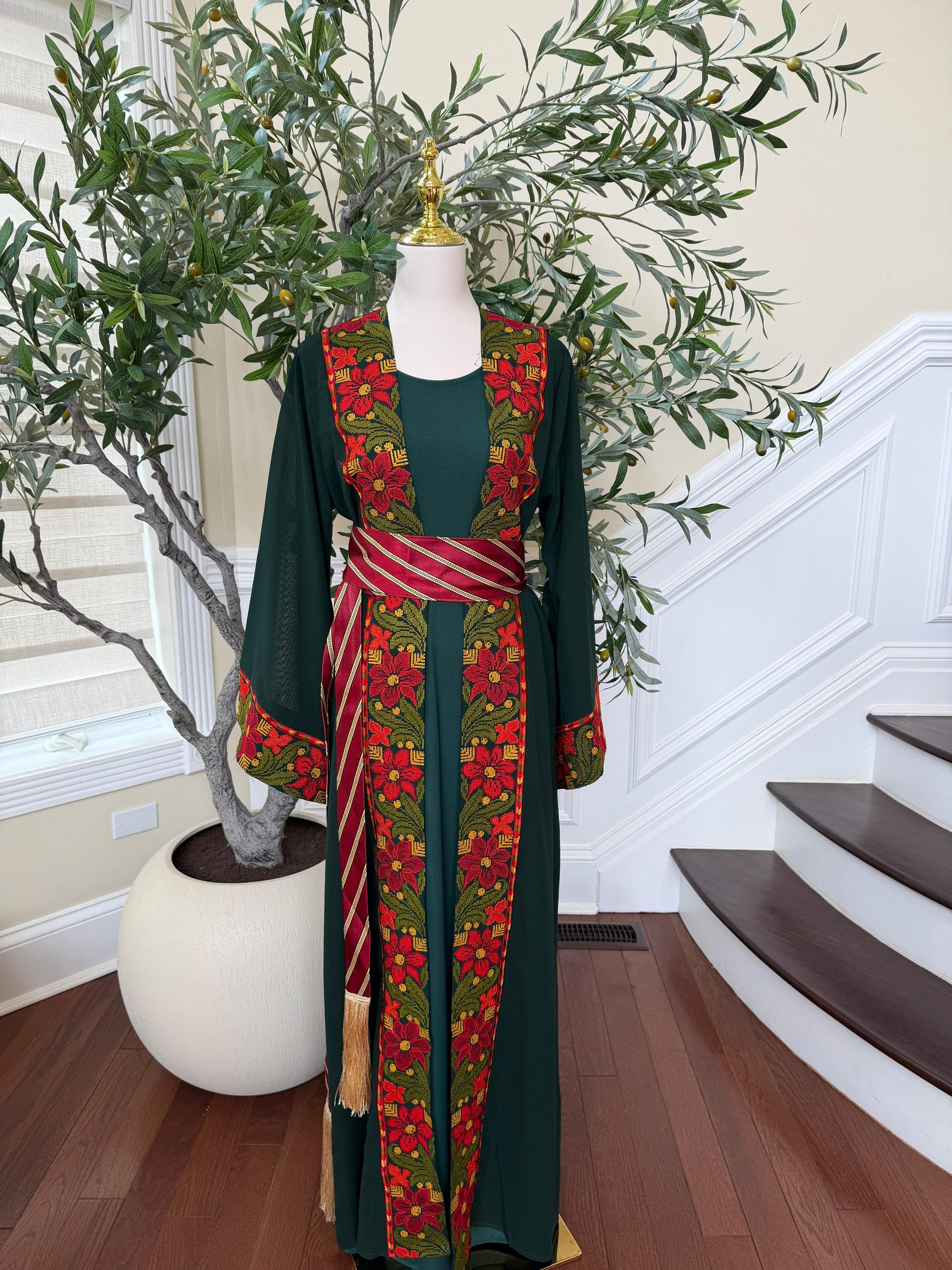 Green Embroidery Floral Tatreez Thobe