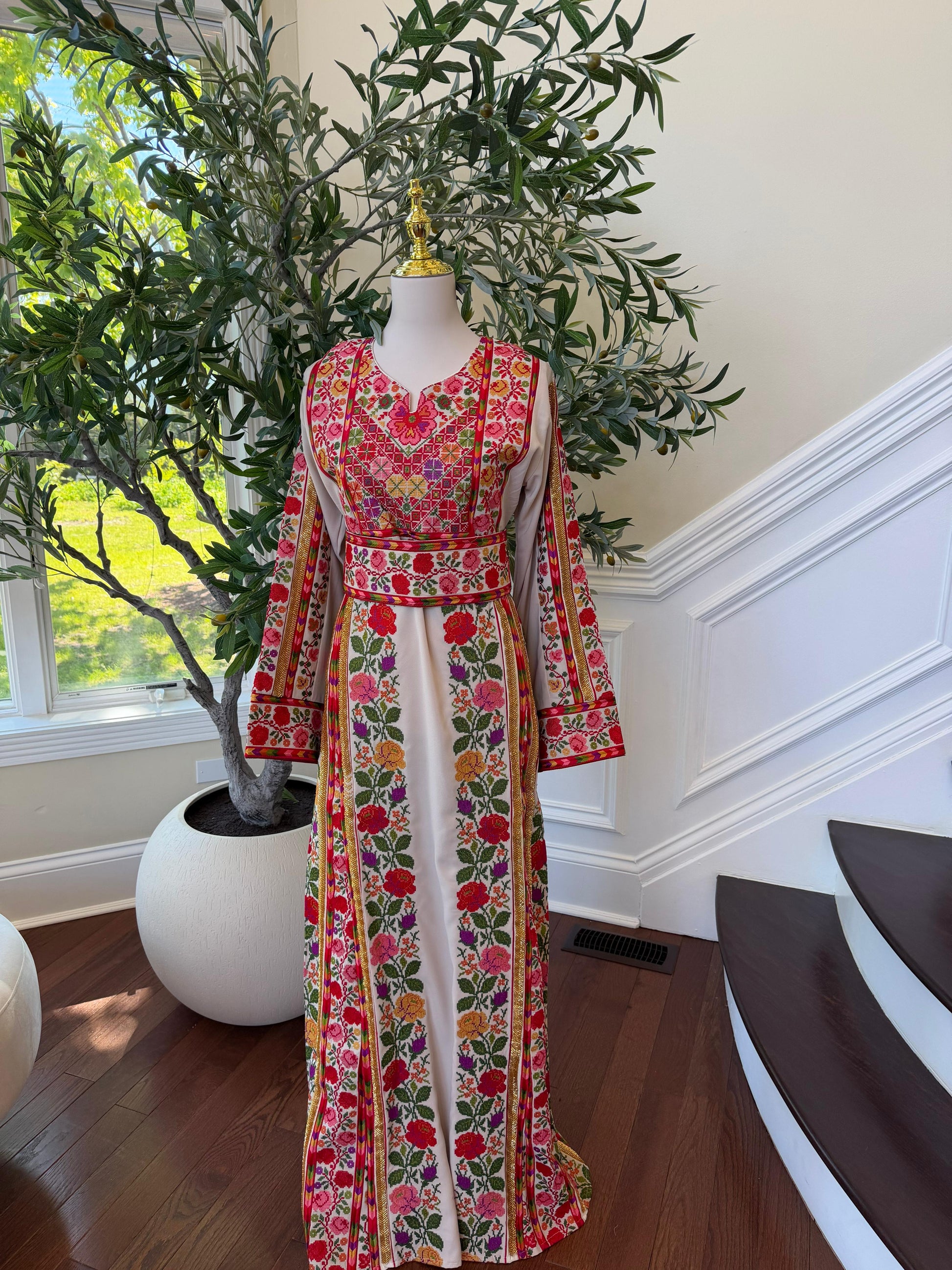 Beige Embroidery Embellished Tatreez Floral Sabal Kharaz Thobe
