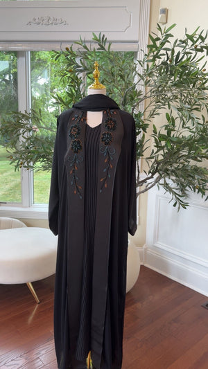 Floral Majesty – Elegant Floral Beaded Detail Black Abaya