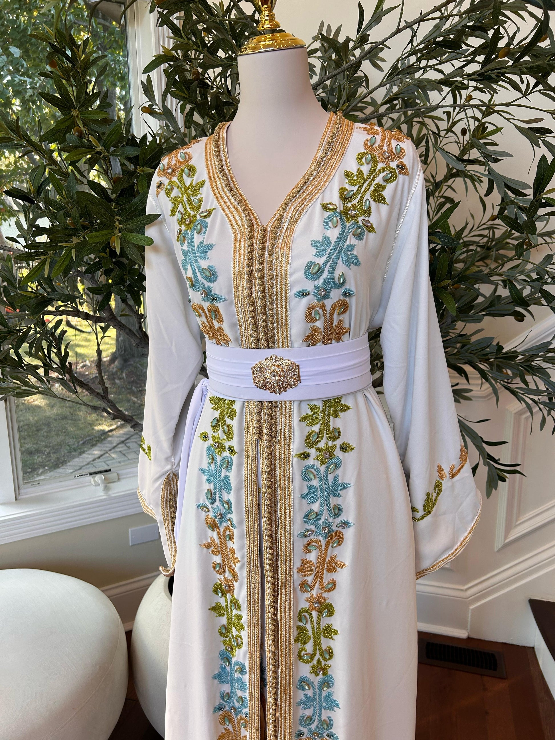 White Royale Beaded Embellished Kuftan