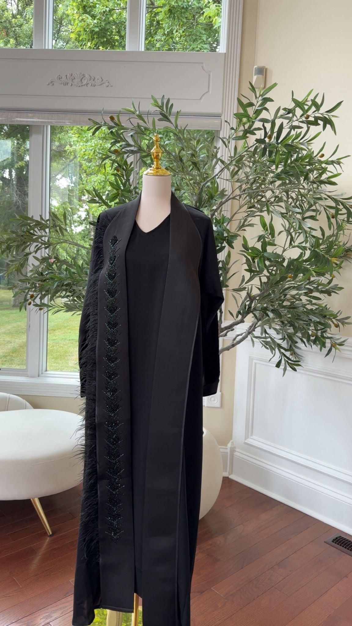 Black Elegance Abaya – Feathered Grace & Beaded Detail