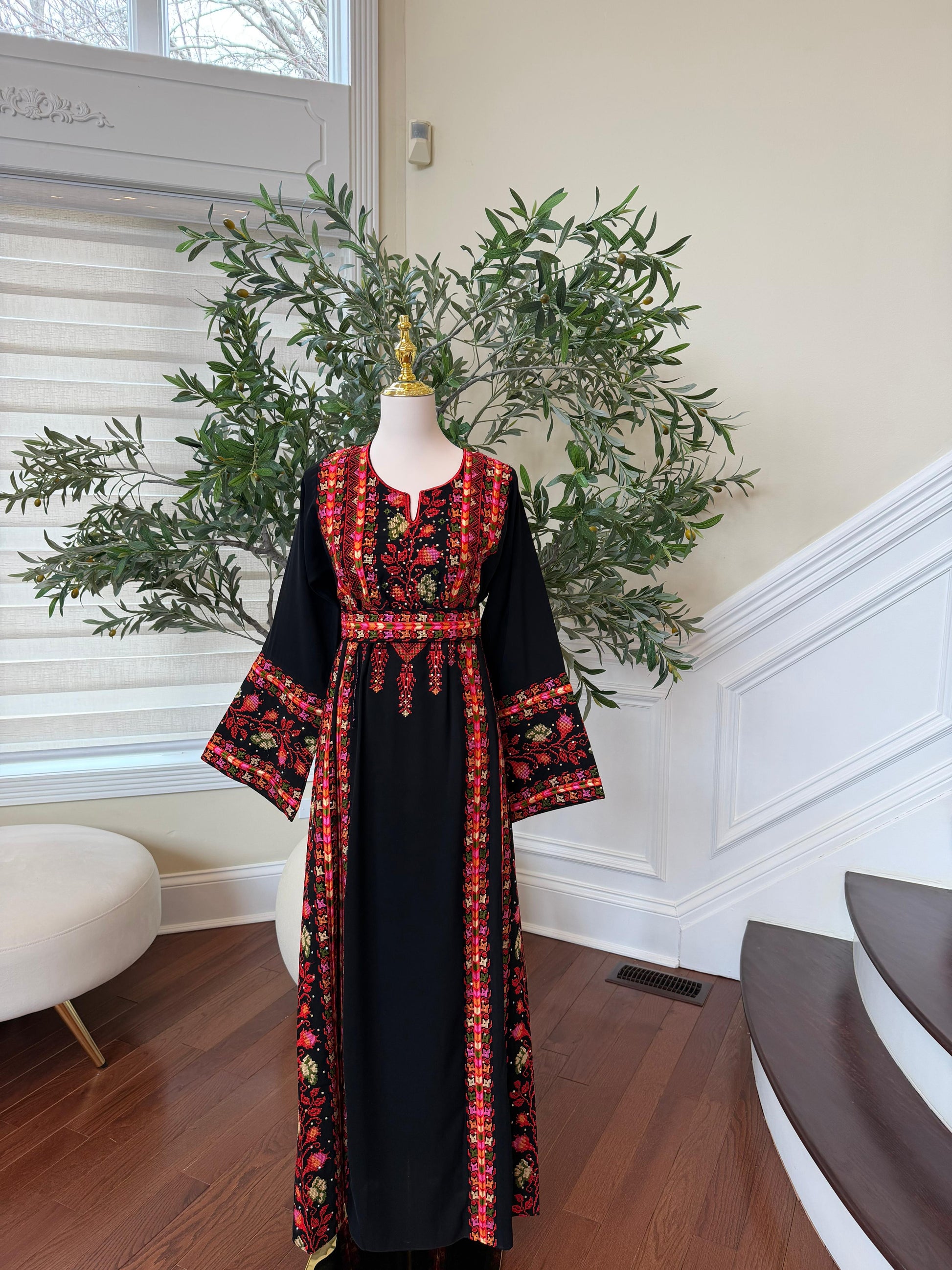Embroidery Black Tatreez Rose Thobe