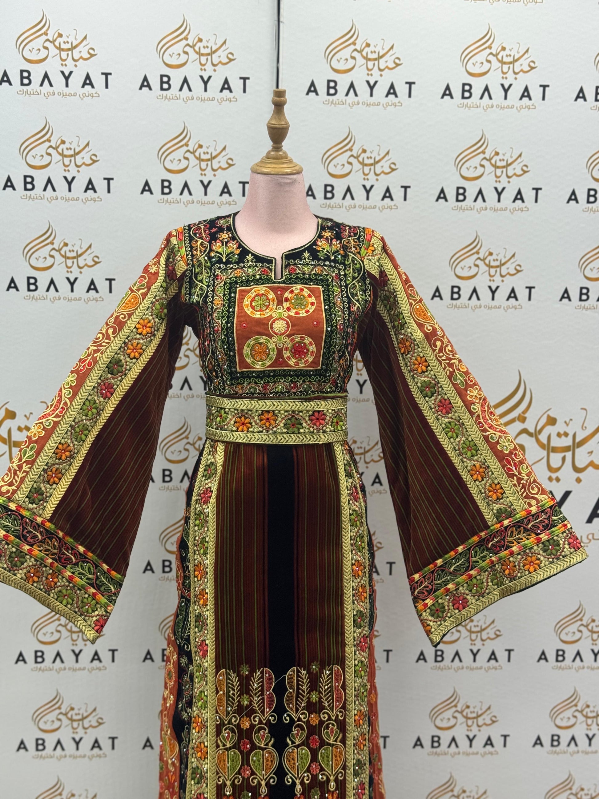 Malaka – Royal Palestinian Embroidered Velvet Thobe Jana & Nar