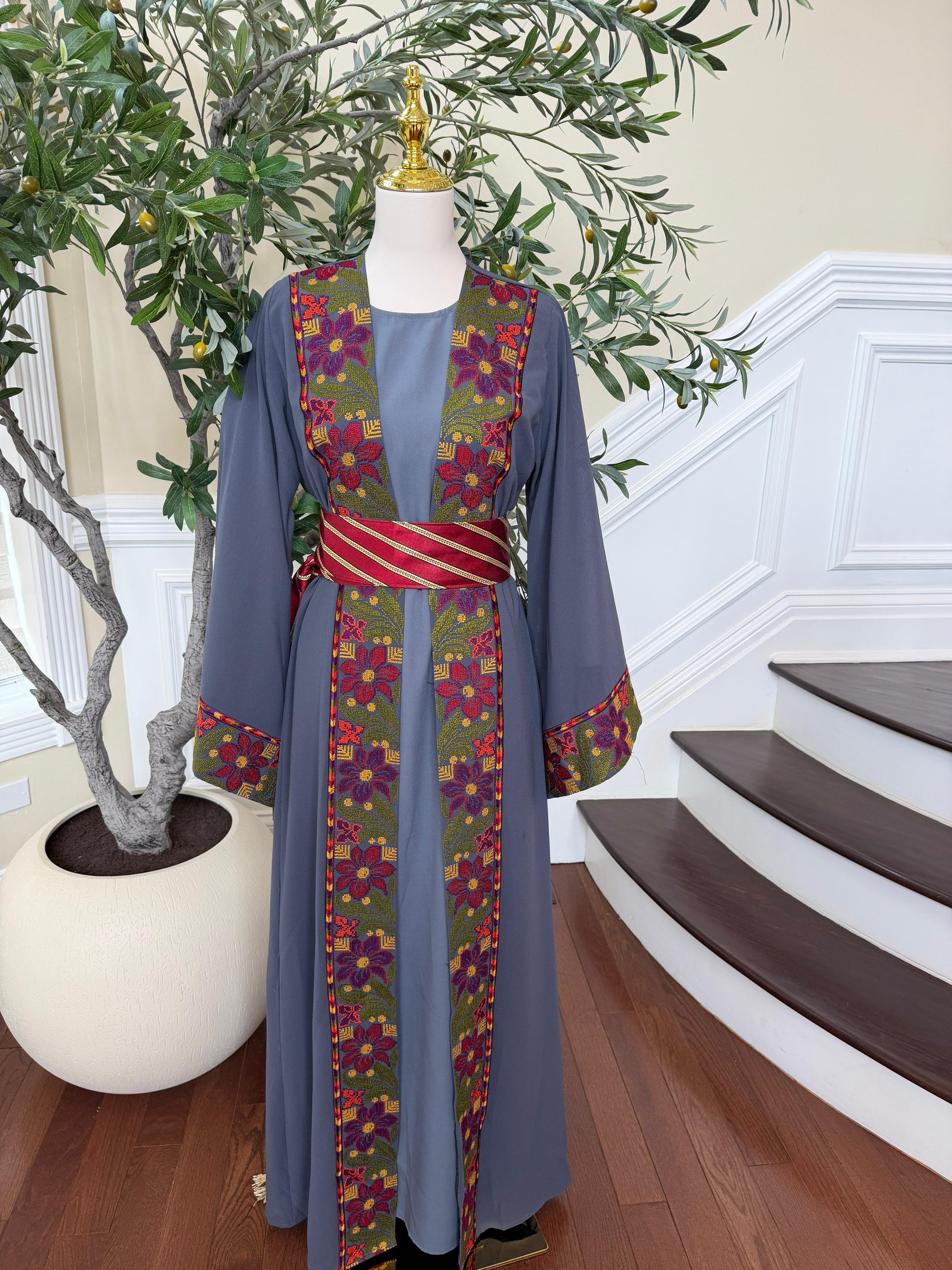 Grey Embroidery Floral Tatreez Thobe