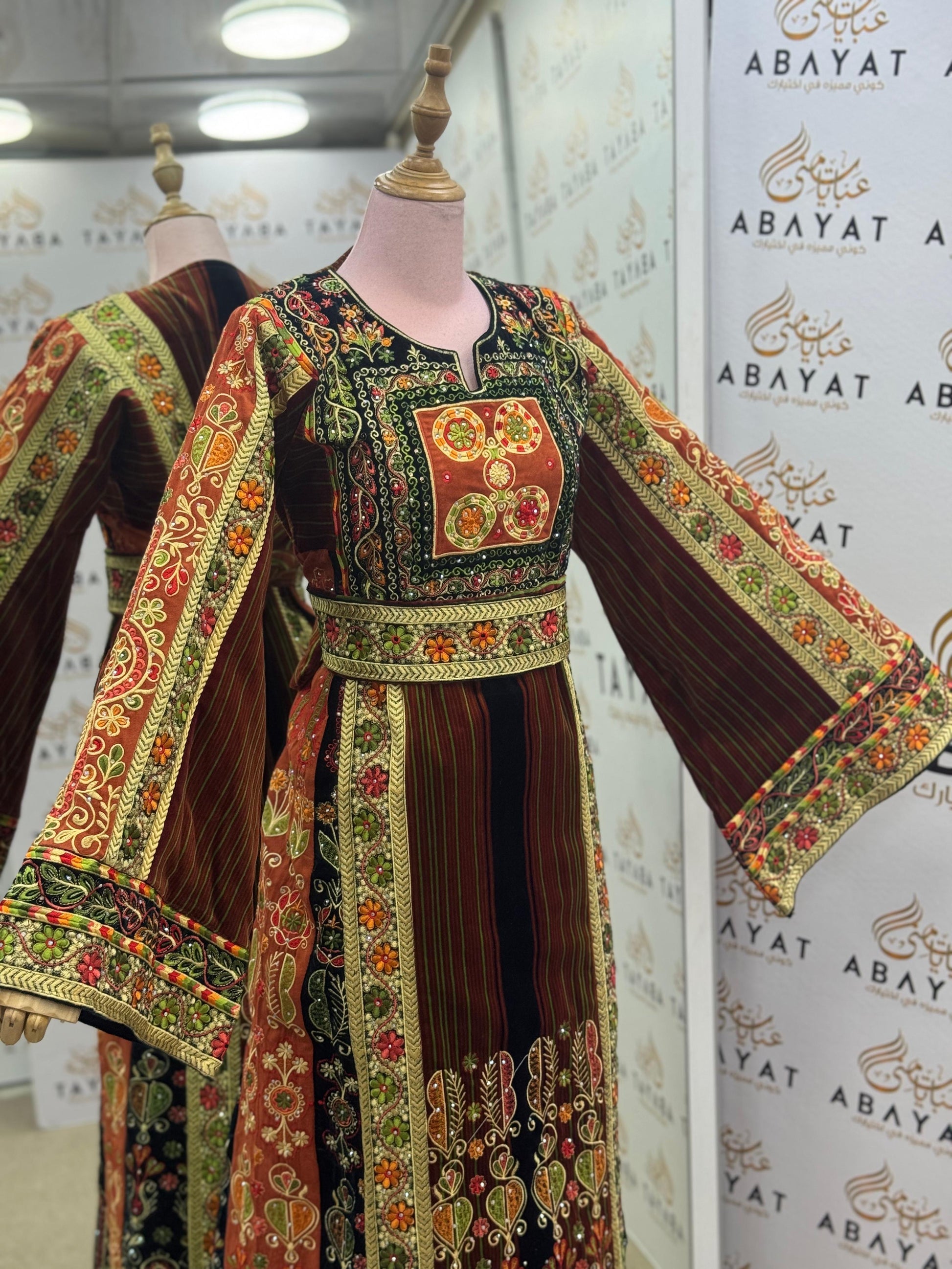 Malaka – Royal Palestinian Embroidered Velvet Thobe Jana & Nar