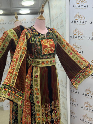 Malaka – Royal Palestinian Embroidered Velvet Thobe Jana & Nar