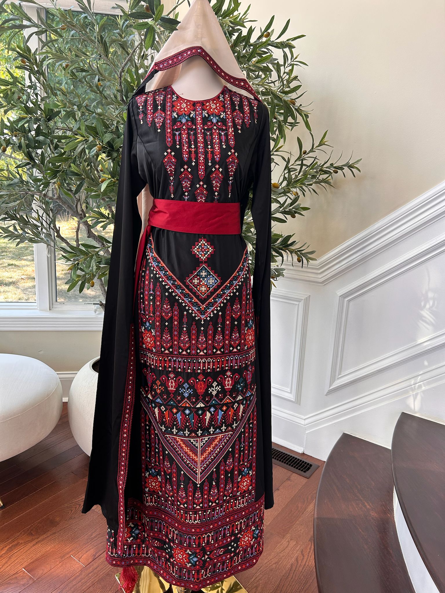 Black Embroidery Red Tatreez Thobe Dress