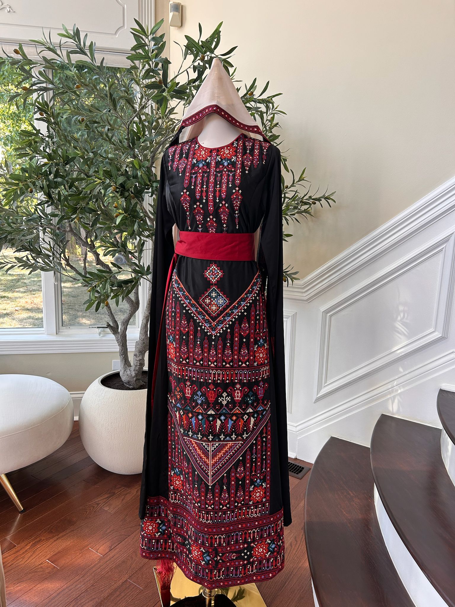 Black Embroidery Red Tatreez Thobe Dress