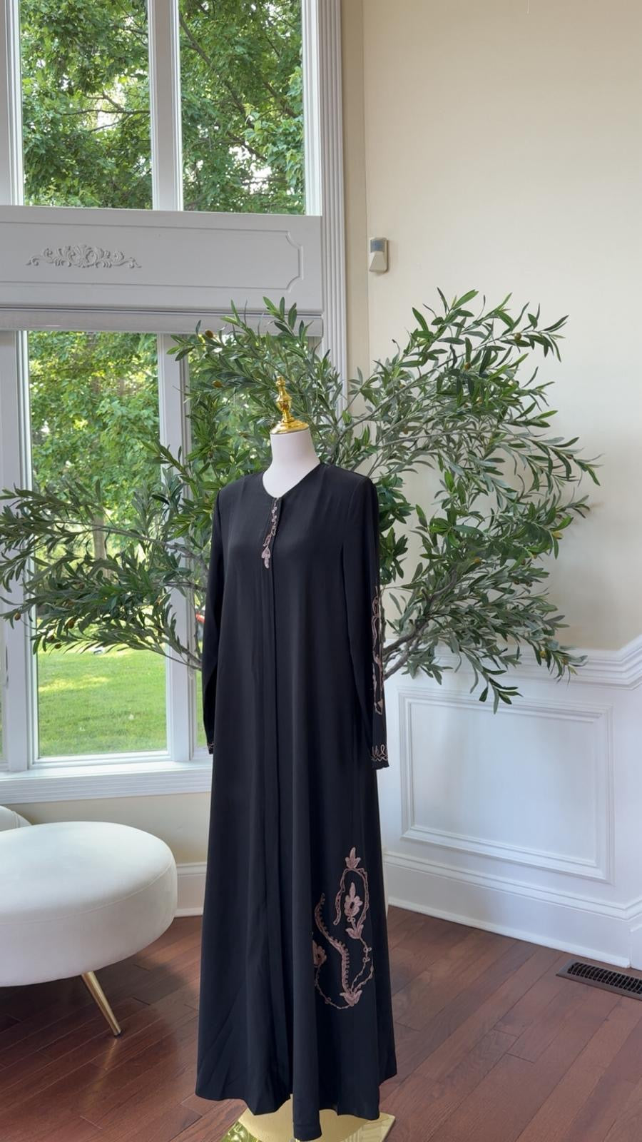 Black Luxe Zipper Abaya – Blush Embroidery Elegance