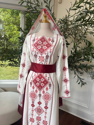Red Tatreez Elegance White Thobe