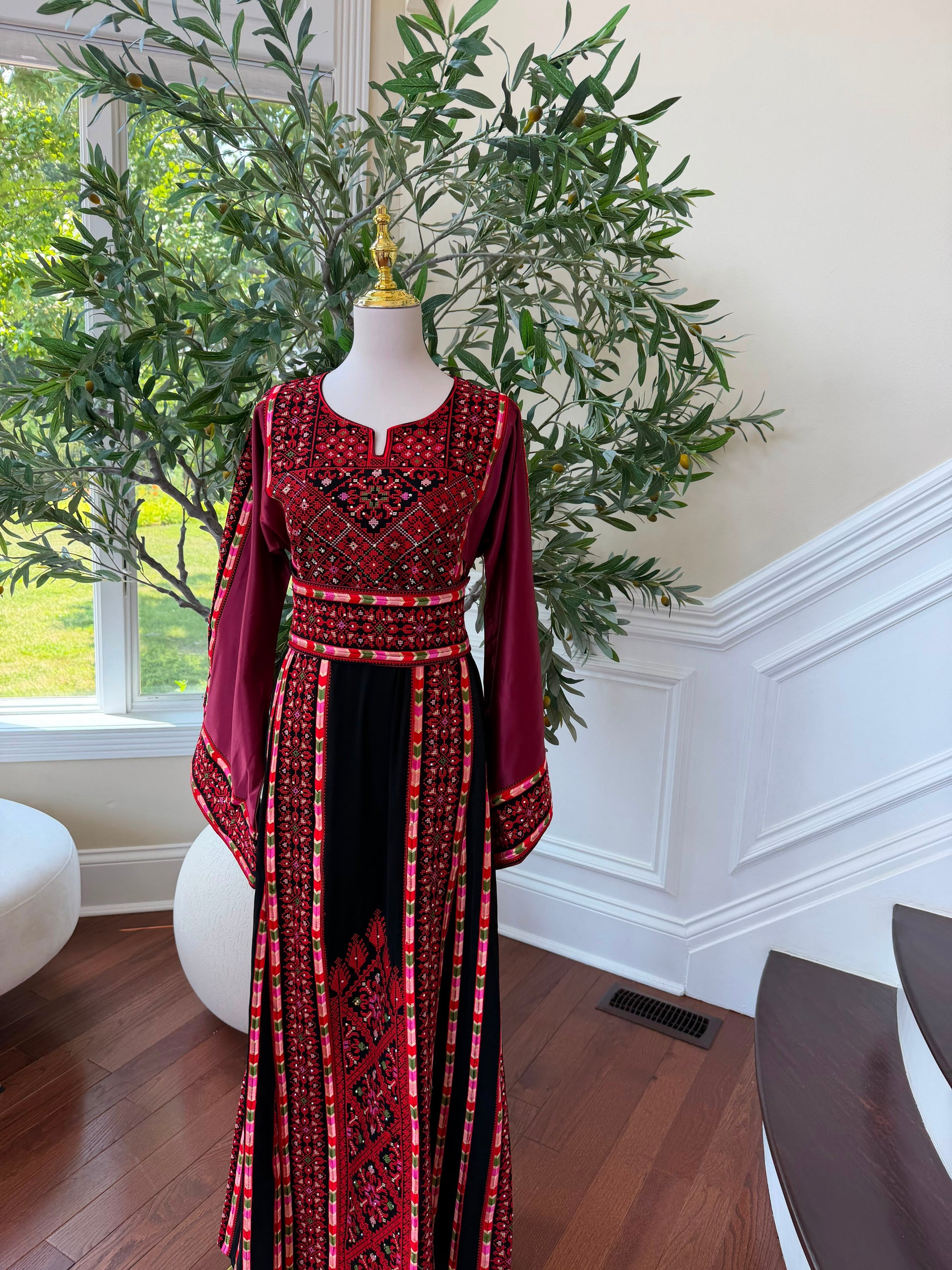 Black Embroidery Tatreez Thobe