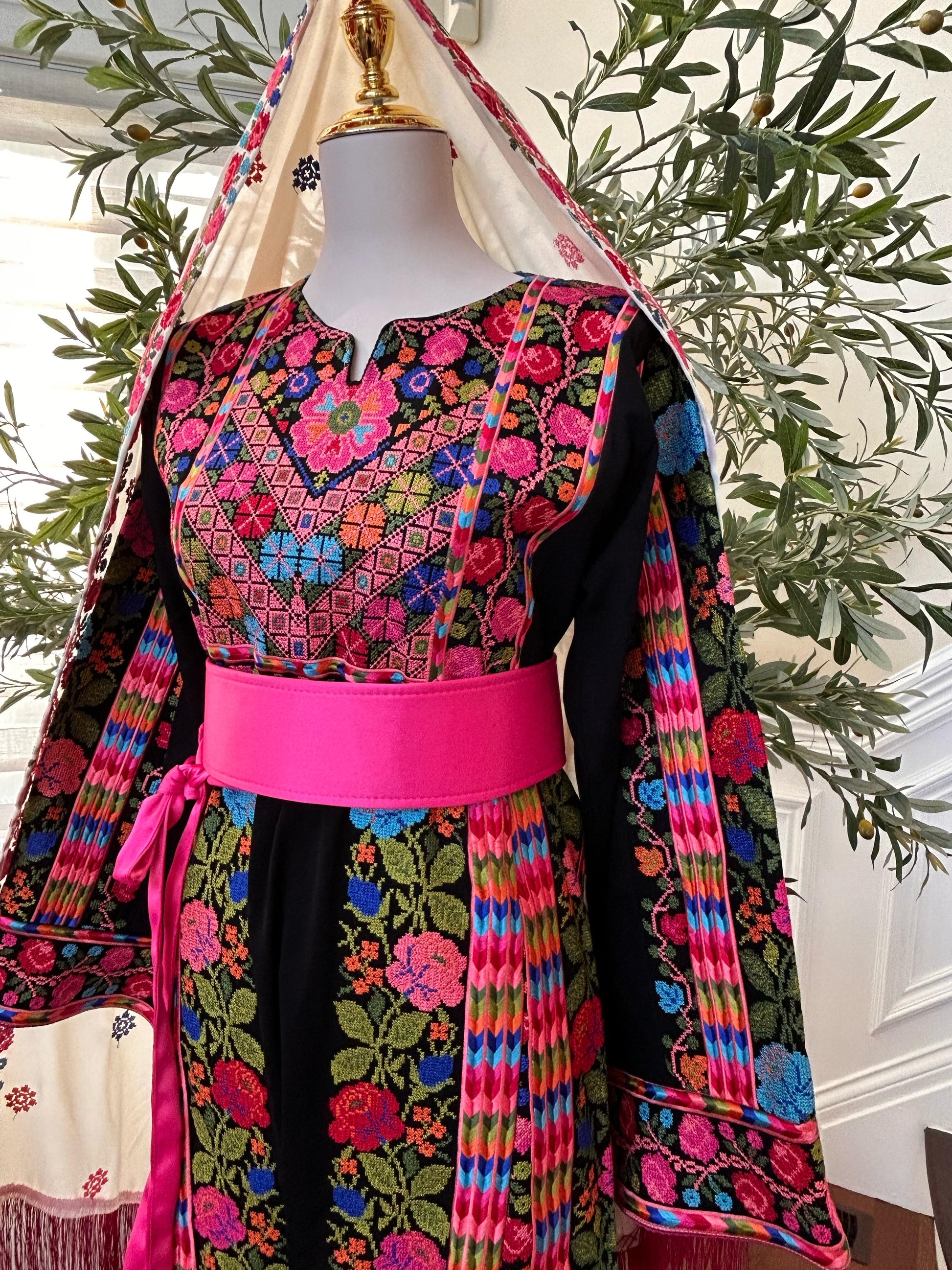 Black Floral Embroidered Tatreez Pink Thobe