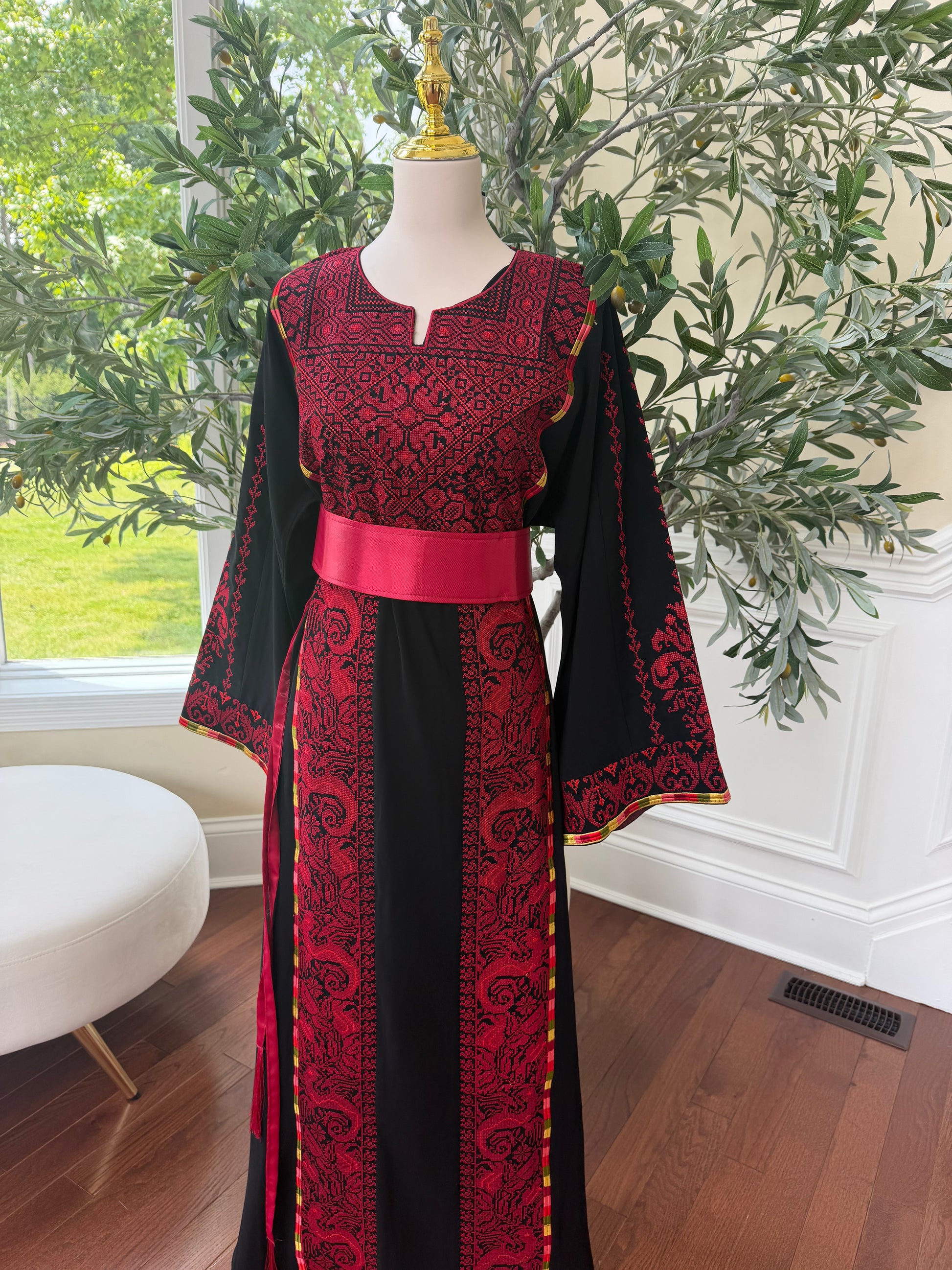 Traditional Tatreez Red Embroidery Thobe