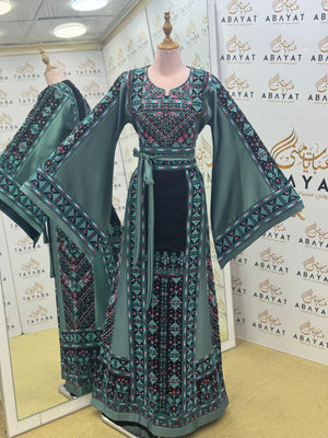 Luxury Palestinian Embroidered Thobe – Deep Green Traditional Design