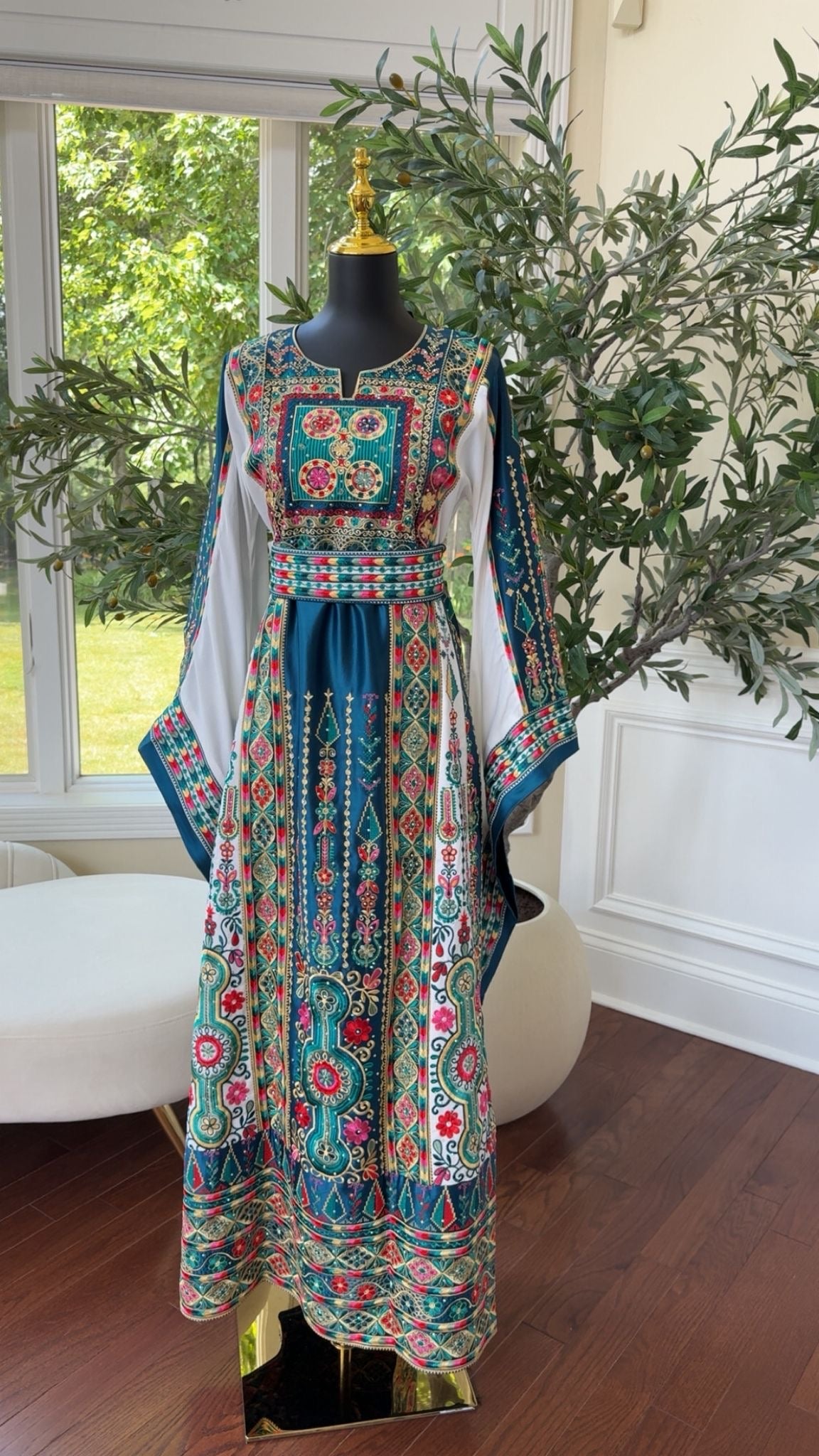 Embroidery Tatreez Turquoise Thobe/A