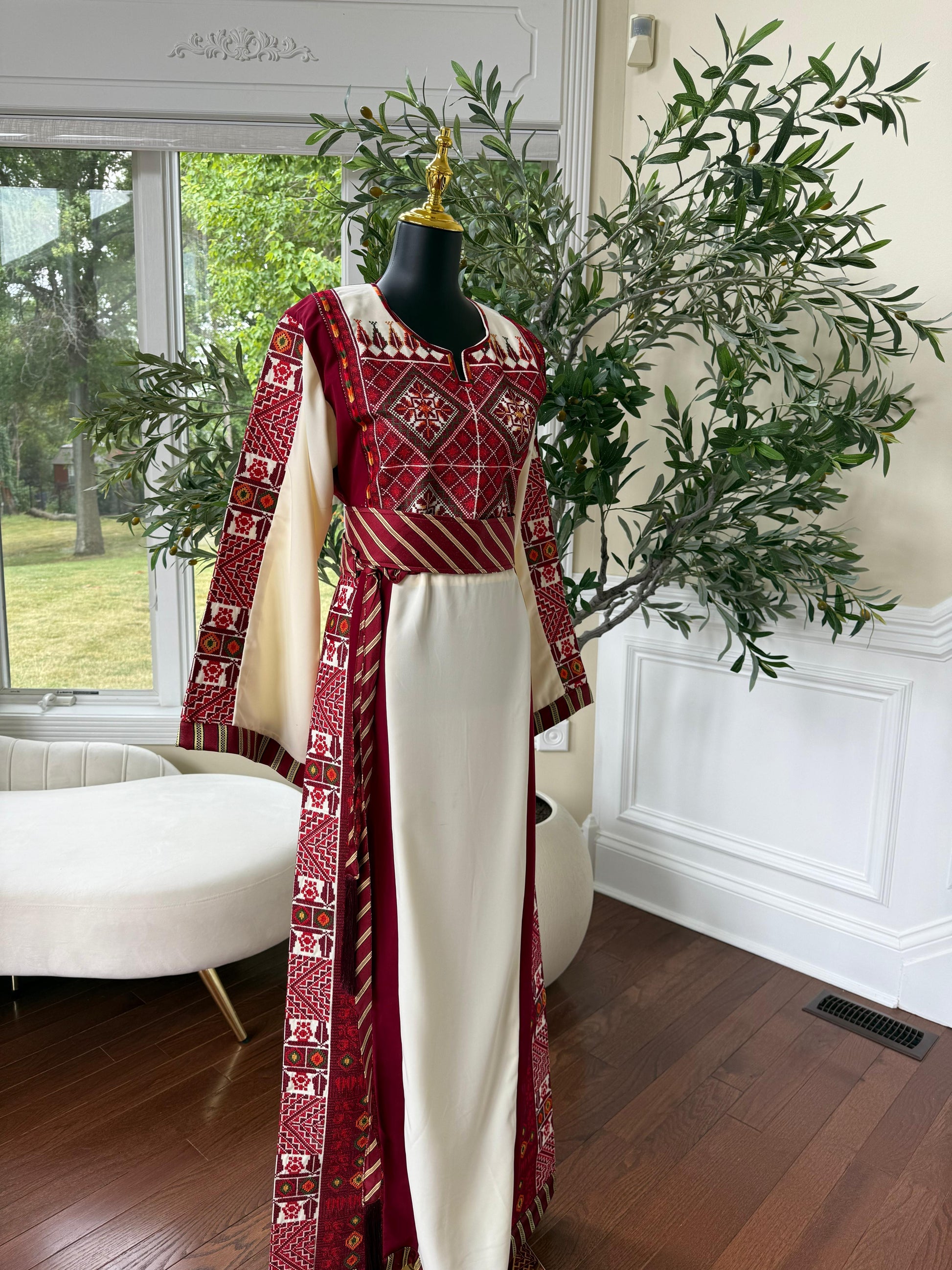 Embroidery Red Tatreez Off White Thobe