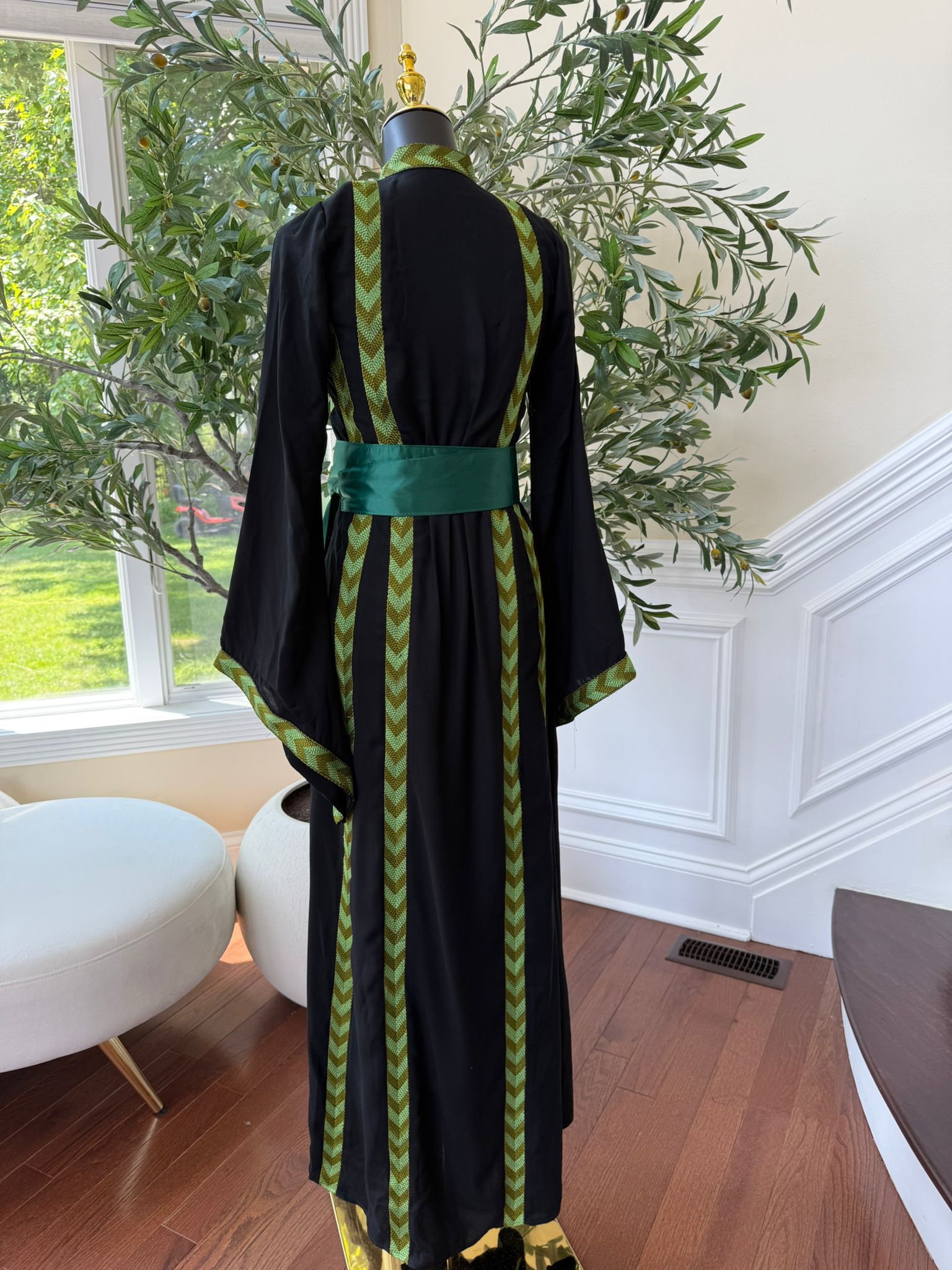 Emerald Legacy Embroidery Tatreez Thobe
