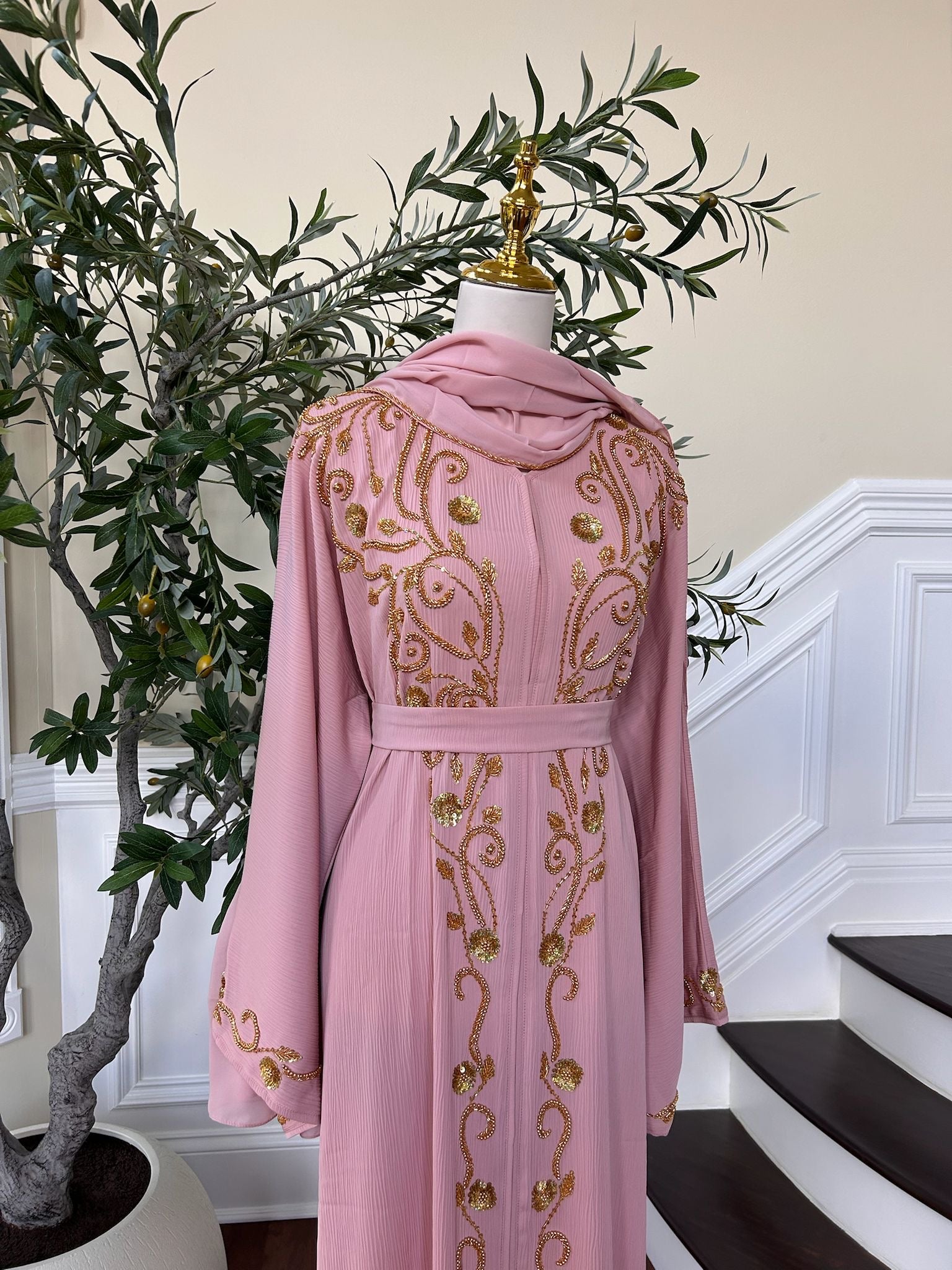 Golden Pink Detail Essence Abaya