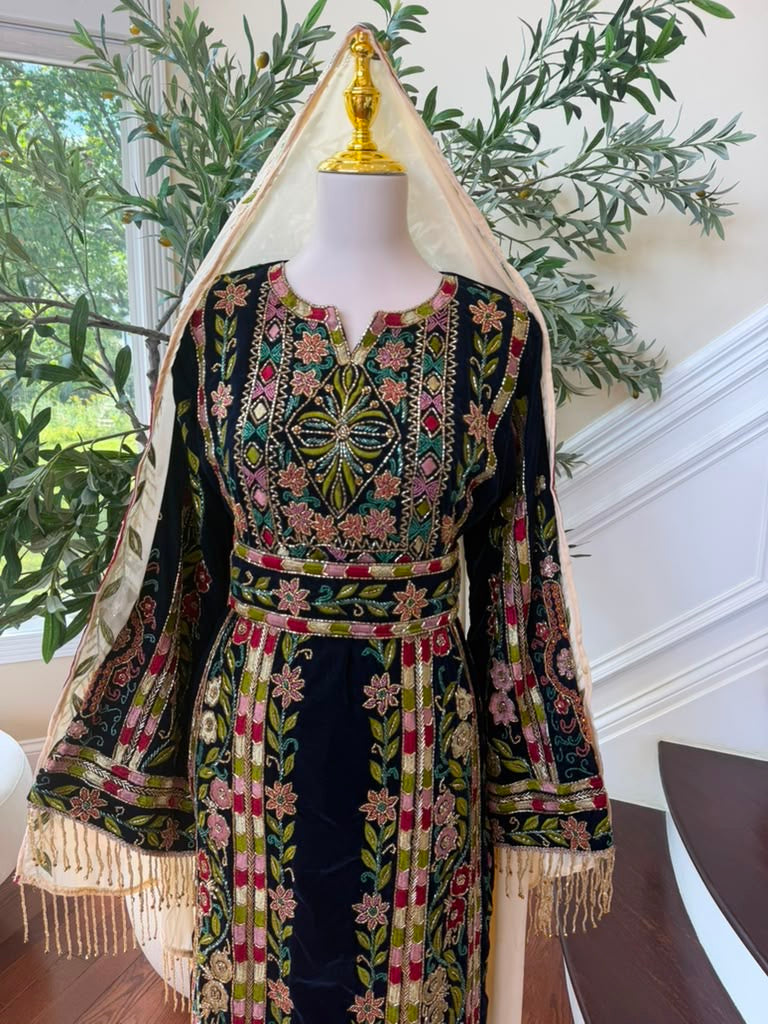 Green Embroidery Stone Elegance Thobe