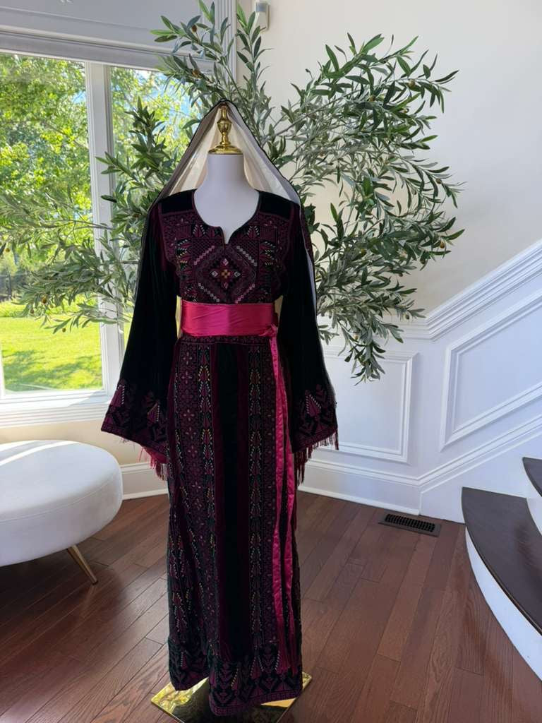 Velvet Green Embroidery Tatreez Thobe