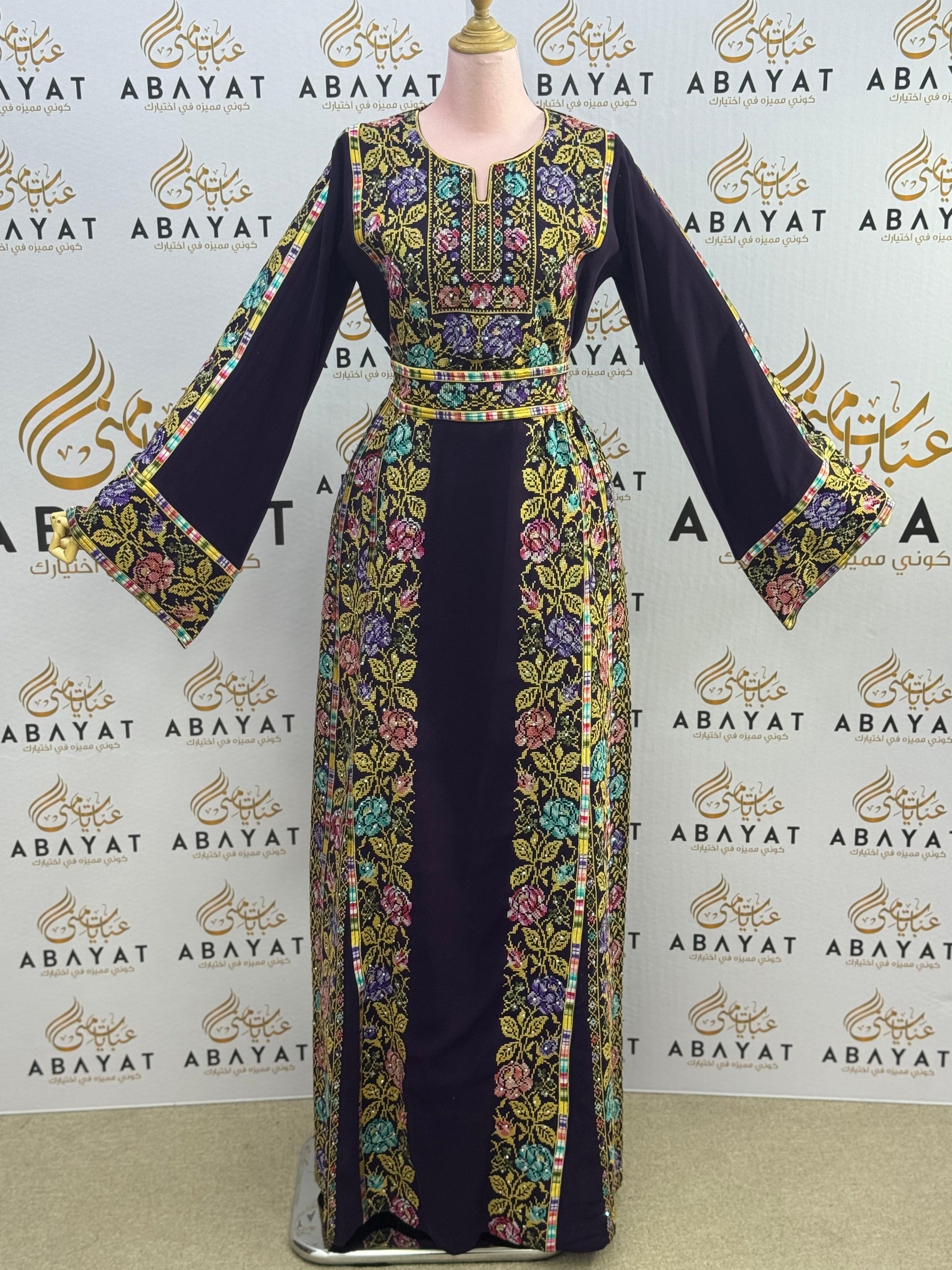 Black Floral Embroidery Essence Thobe