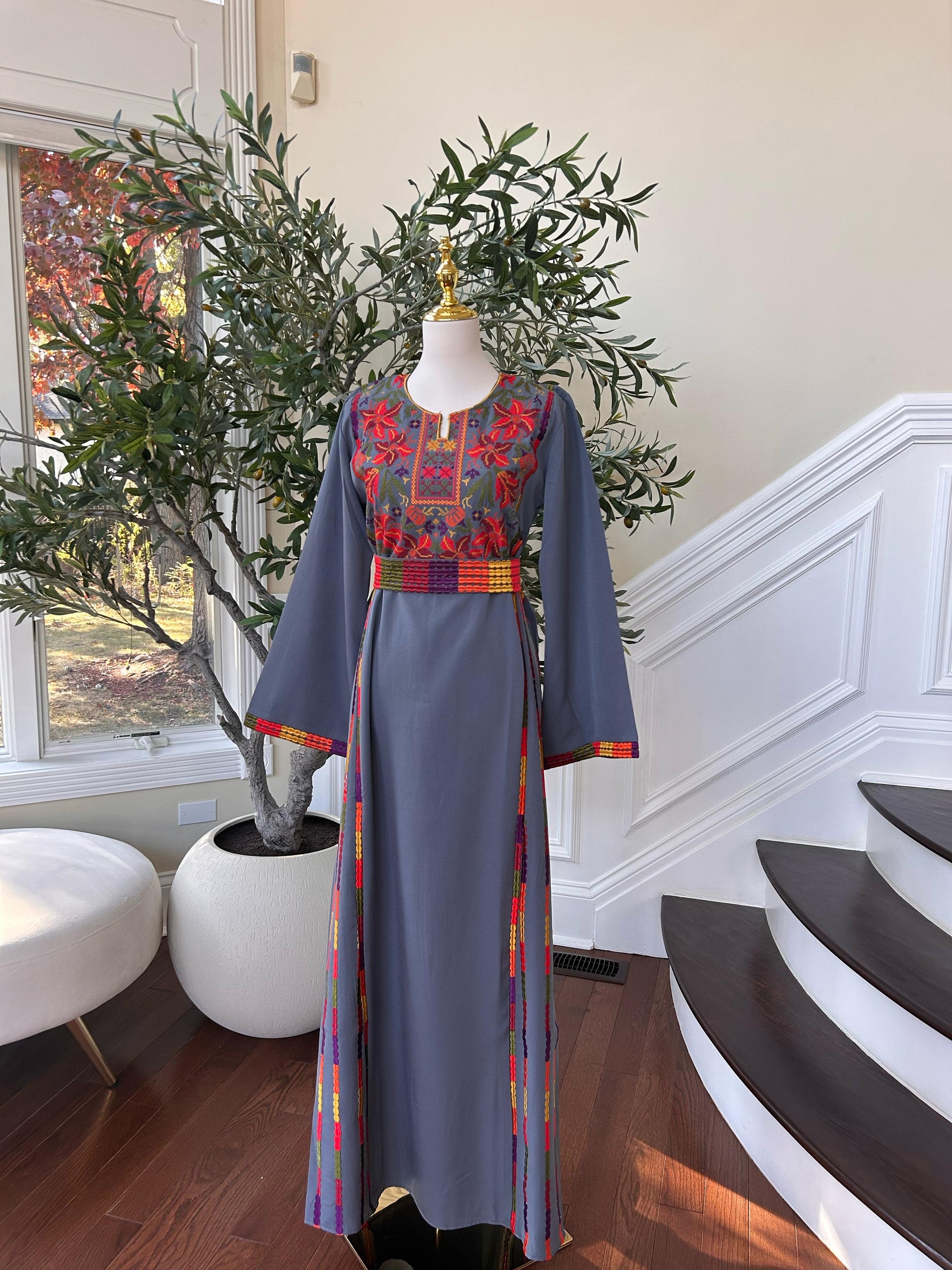 Grey Embroidery Tatreez Thobe