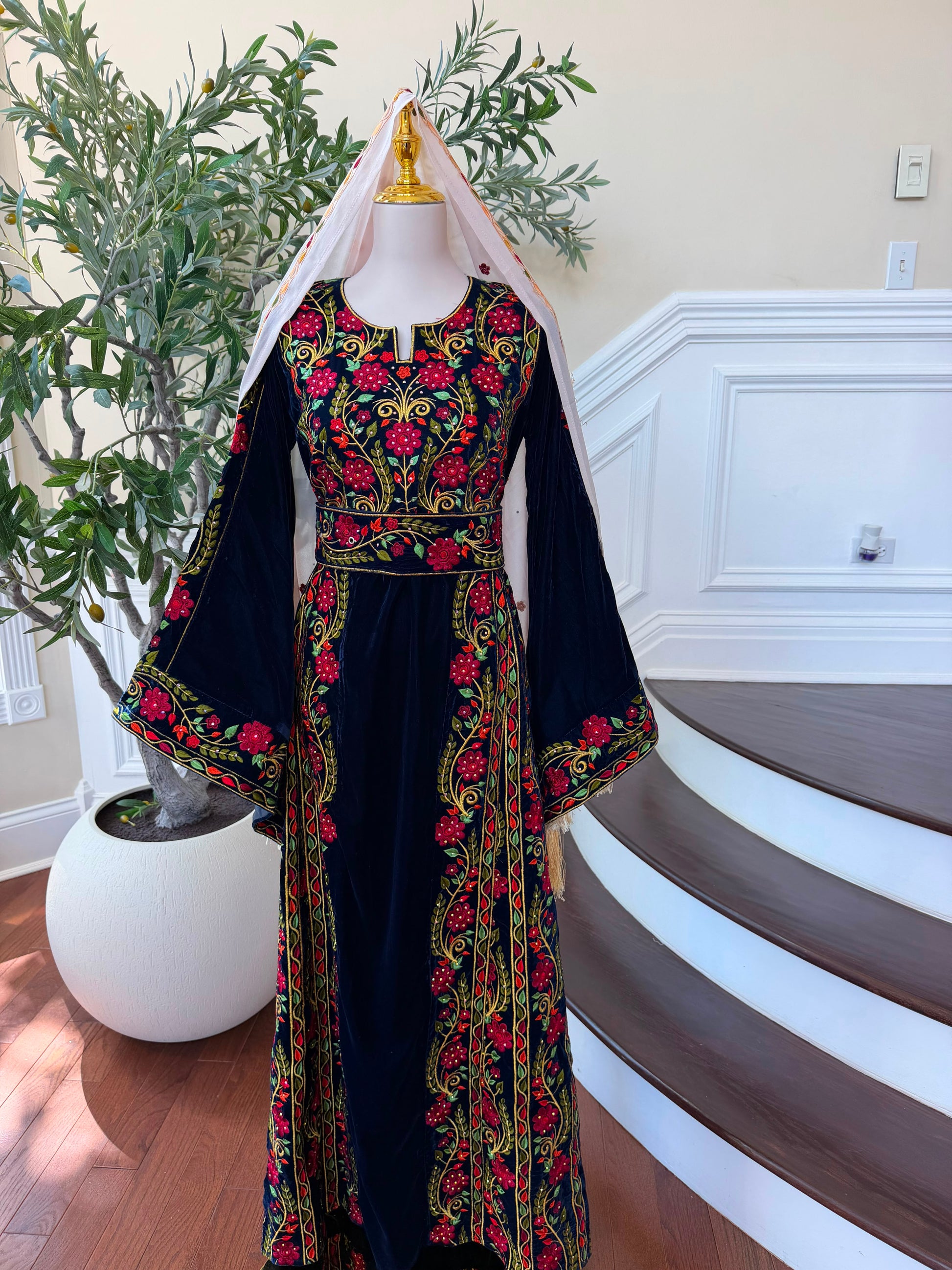 Velvet Blue Floral Embroidered Tatreez Thobe