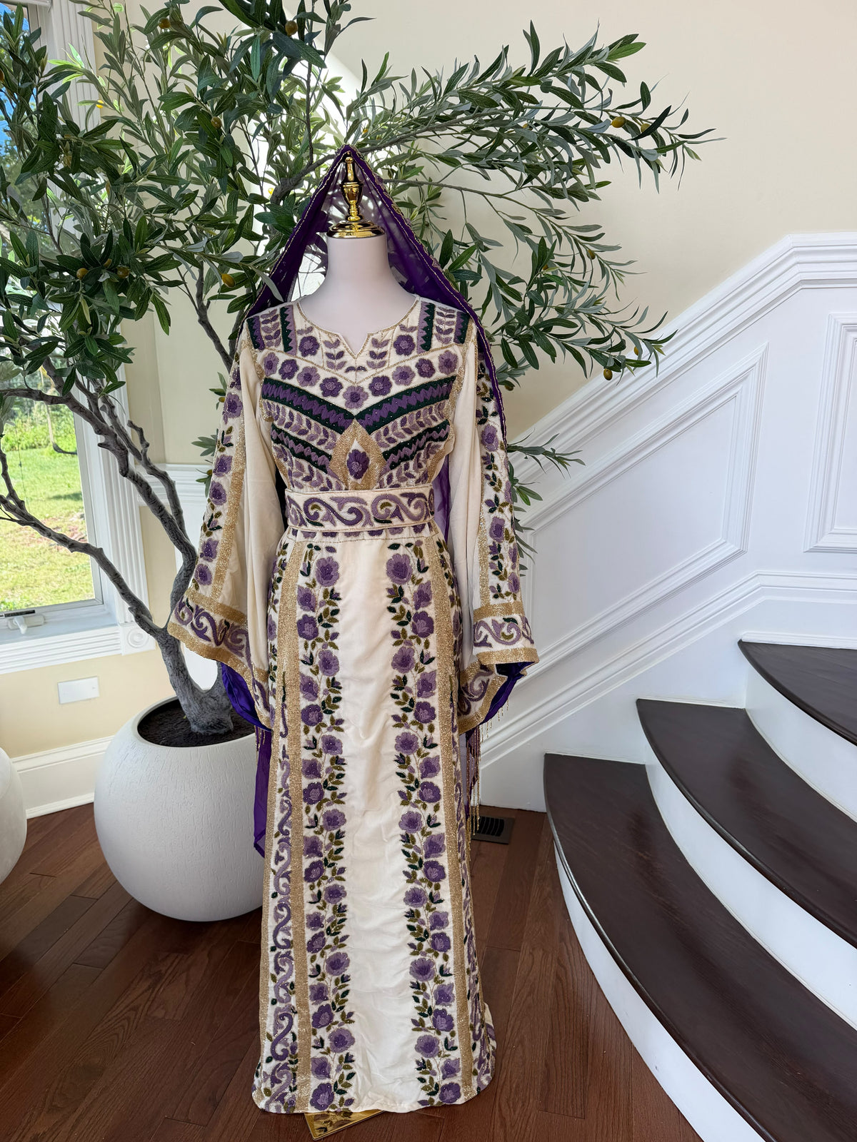 Cream makmal thobe with purple flowers (scarf not included)