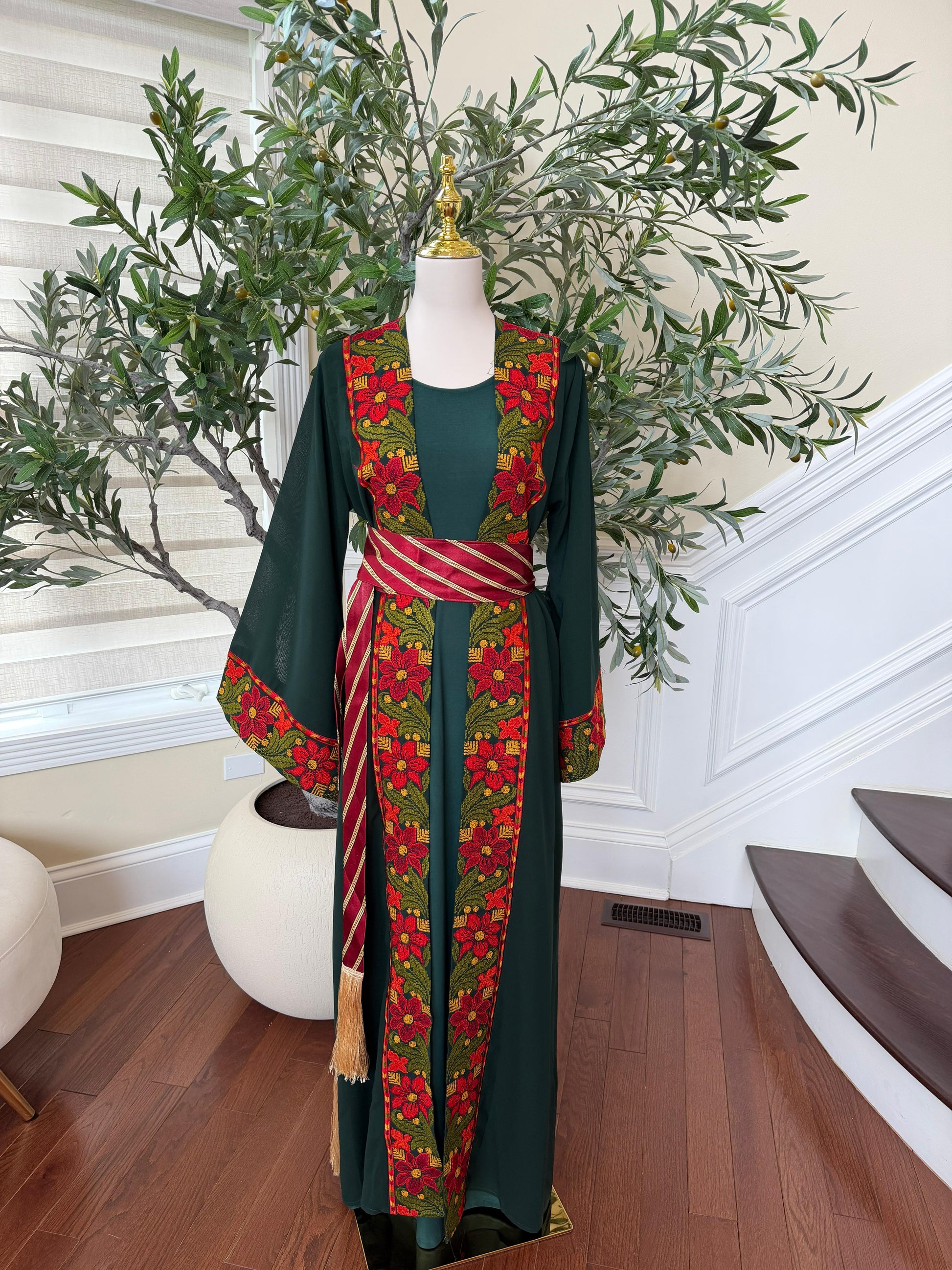 Green Embroidery Floral Tatreez Thobe