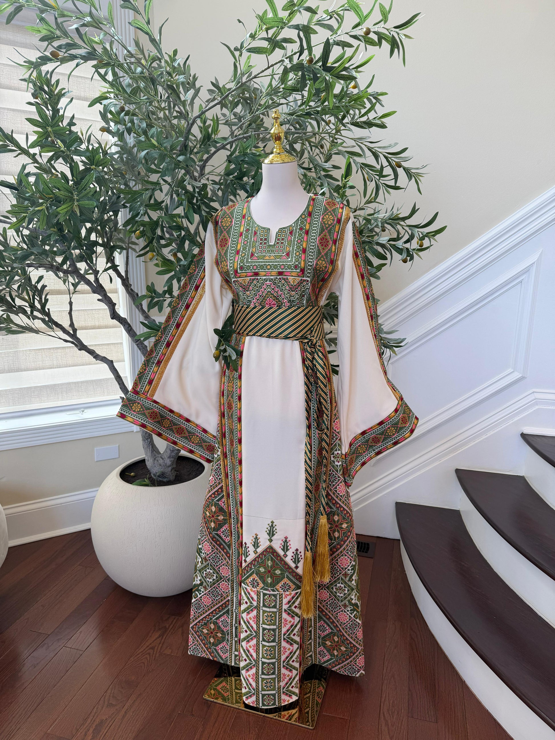 Olive Heritage: Off White Embroidered Tatreez Sabal Kharaz Thobe