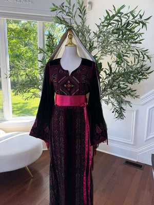 Velvet Green Embroidery Tatreez Thobe