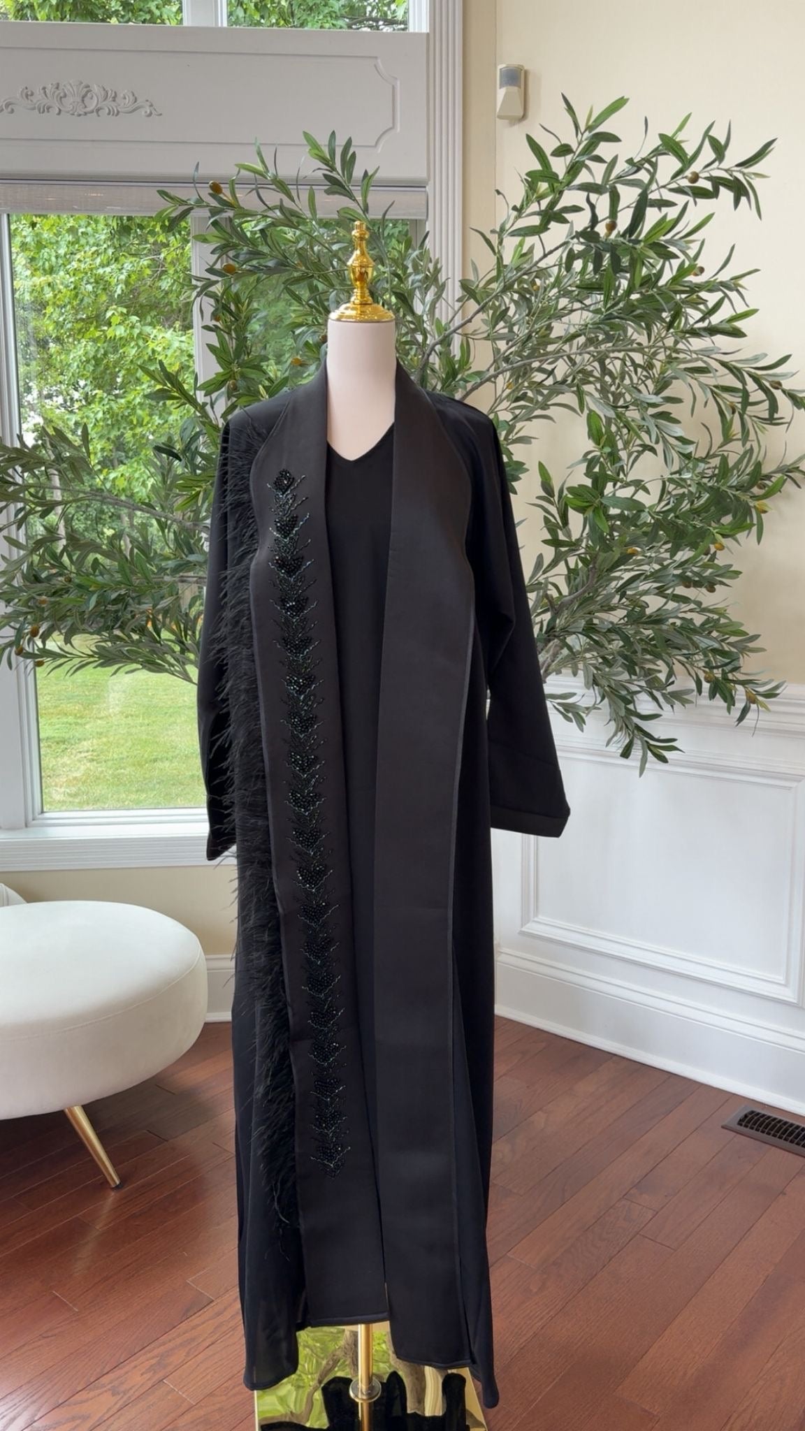 Black Elegance Abaya – Feathered Grace & Beaded Detail