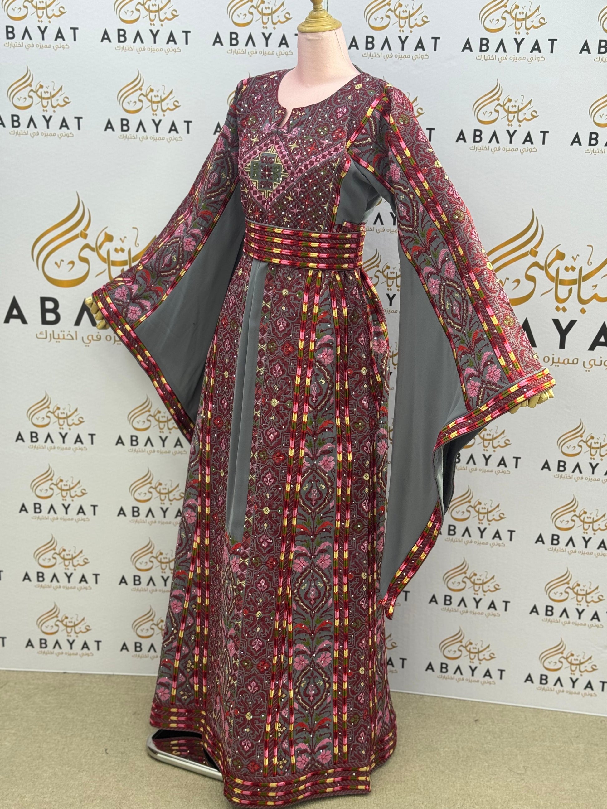 Royal Rose Grey Embroidery Elegance Thobe