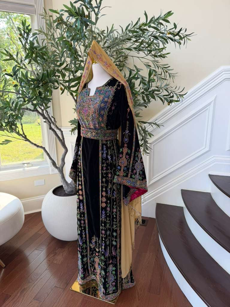 Black Beaded Stone Elegance Thobe