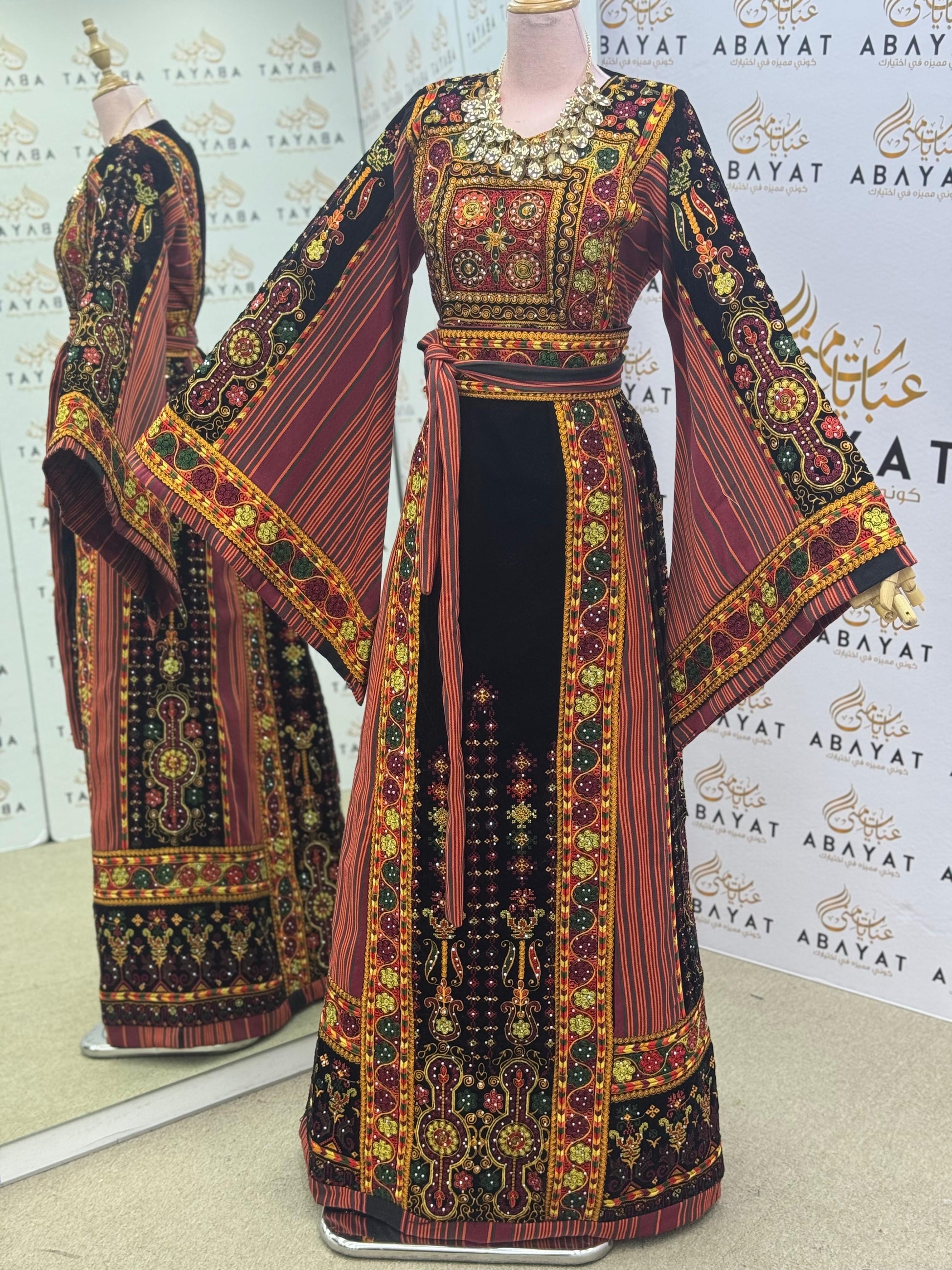 Premium Palestinian Malakah Velvet Thobe – Black & Burgundy Embroidery