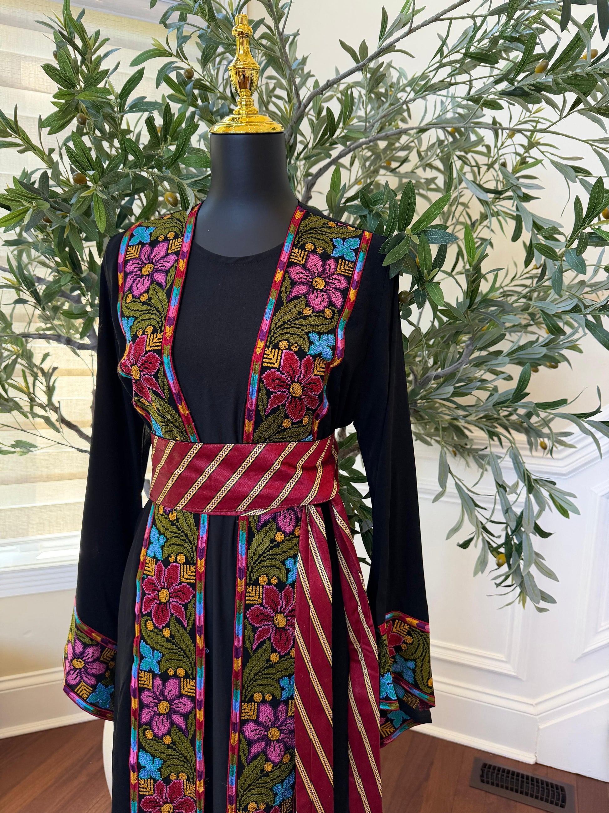 Black Embroidery Tatreez Floral Thobe