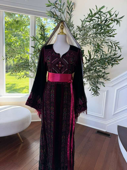 Velvet Green Embroidery Tatreez Thobe