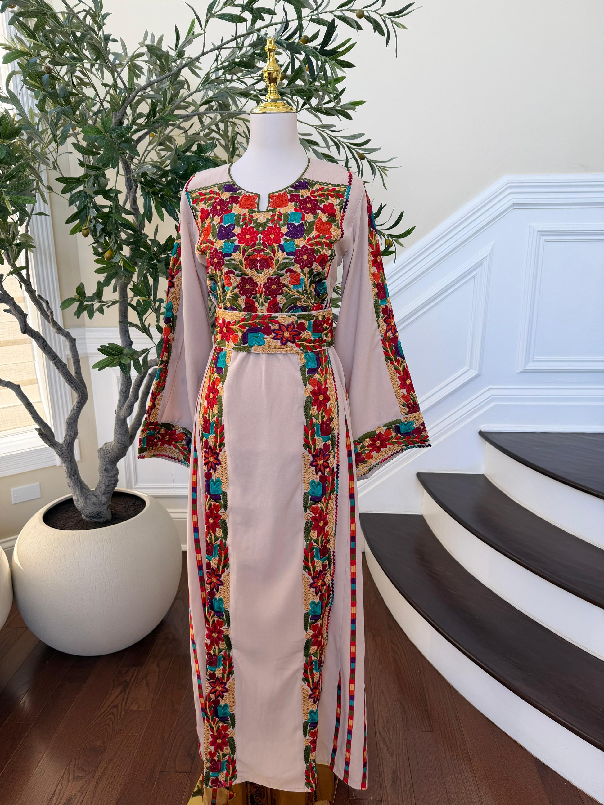 Cream Embroidery Tatreez Elegance Thobe