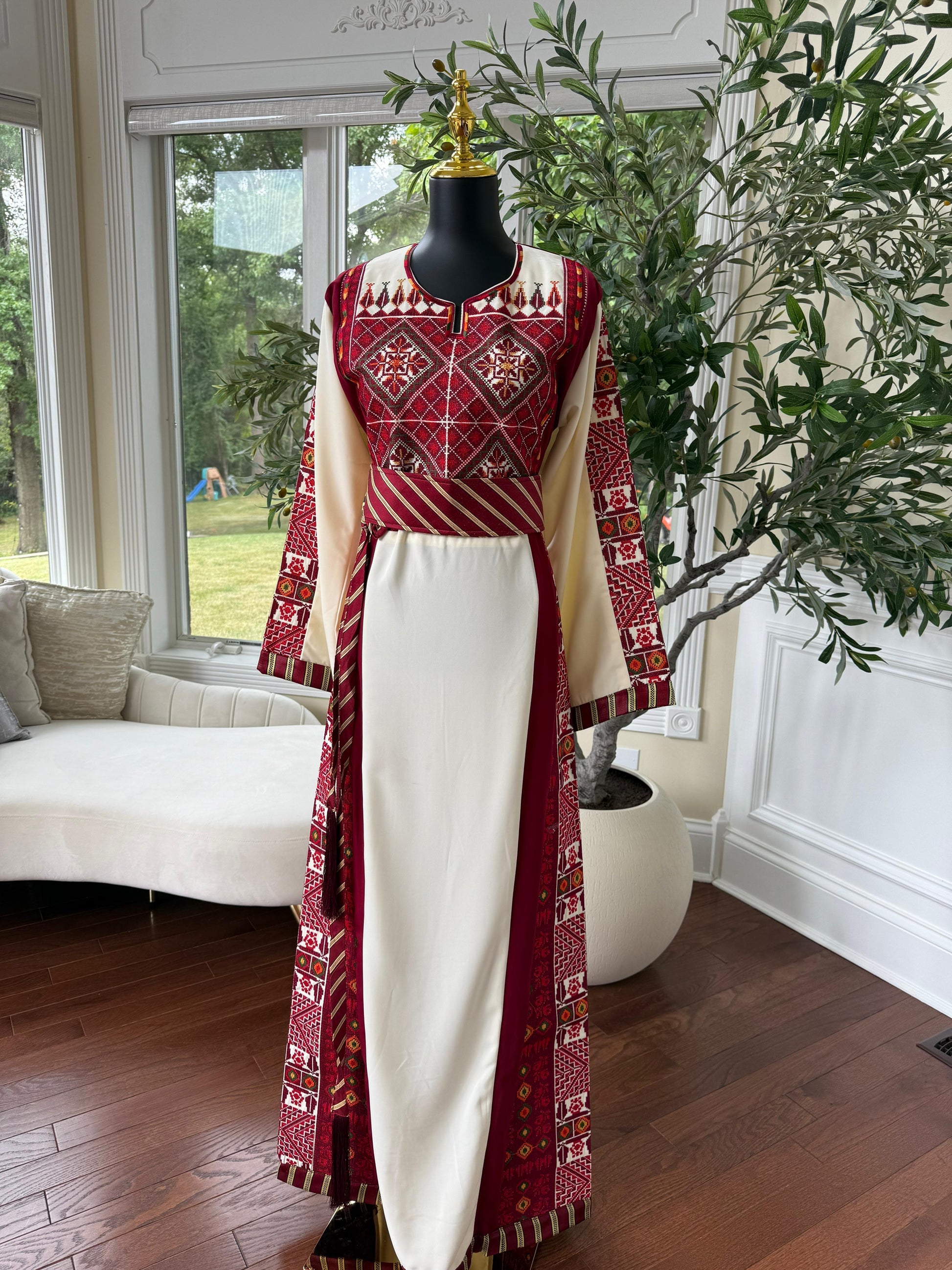 Embroidery Red Tatreez Off White Thobe