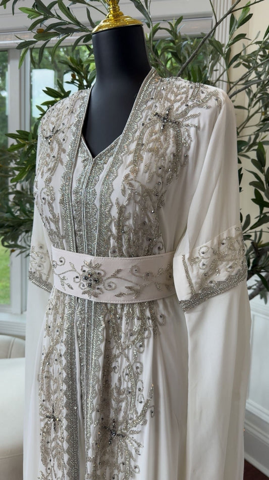 White Luxe Essence Kuftan- Graceful & Timeless Beading