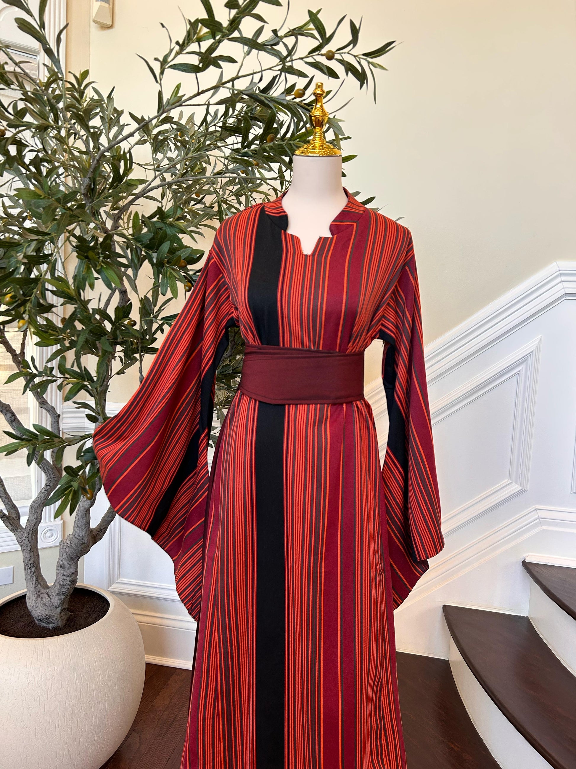 Majdalawi Traditional Elegance Thobe