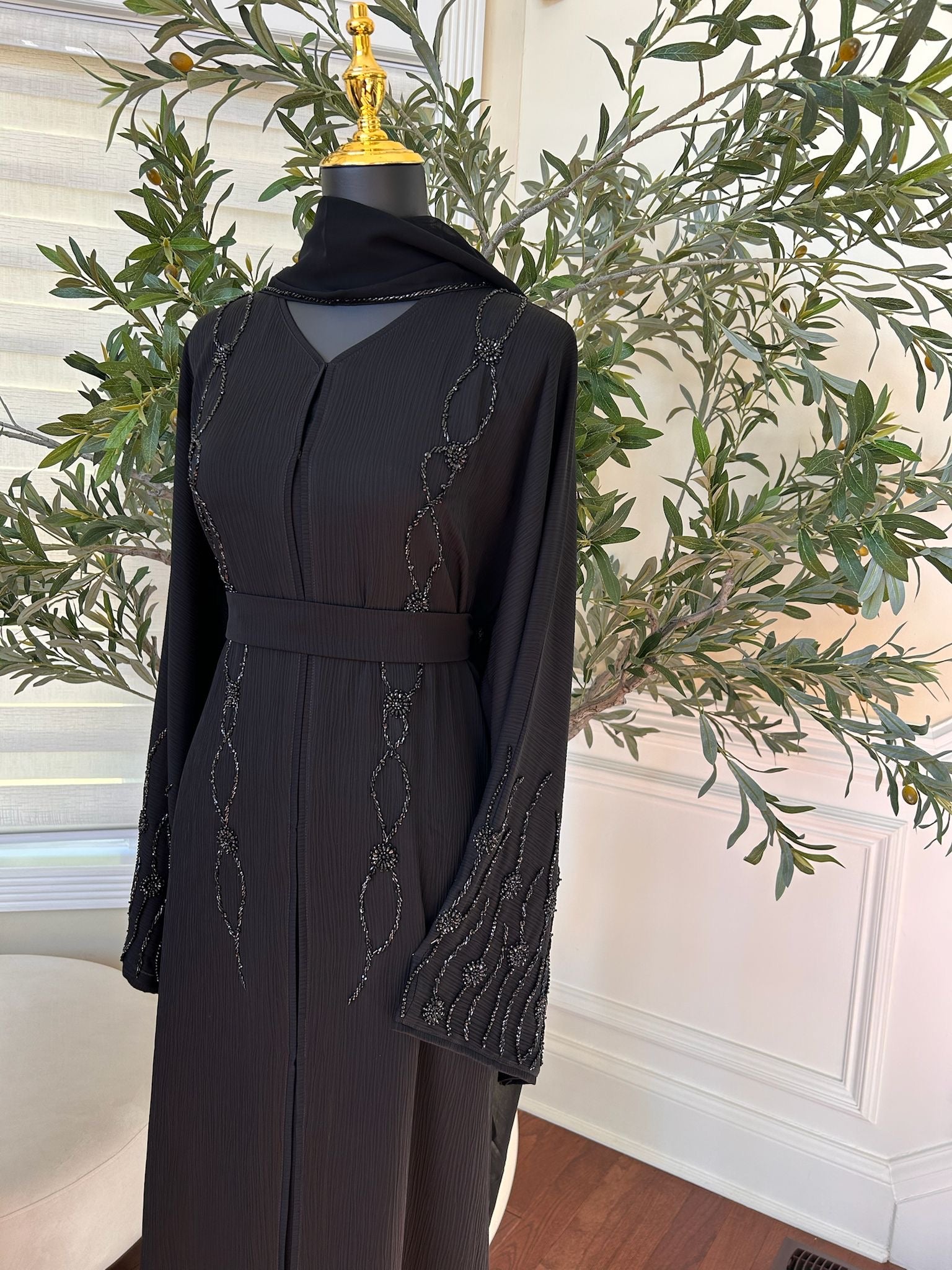 Black Elegance Charm Abaya