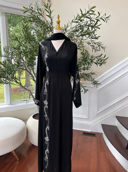 Black White Elegance Charm Abaya