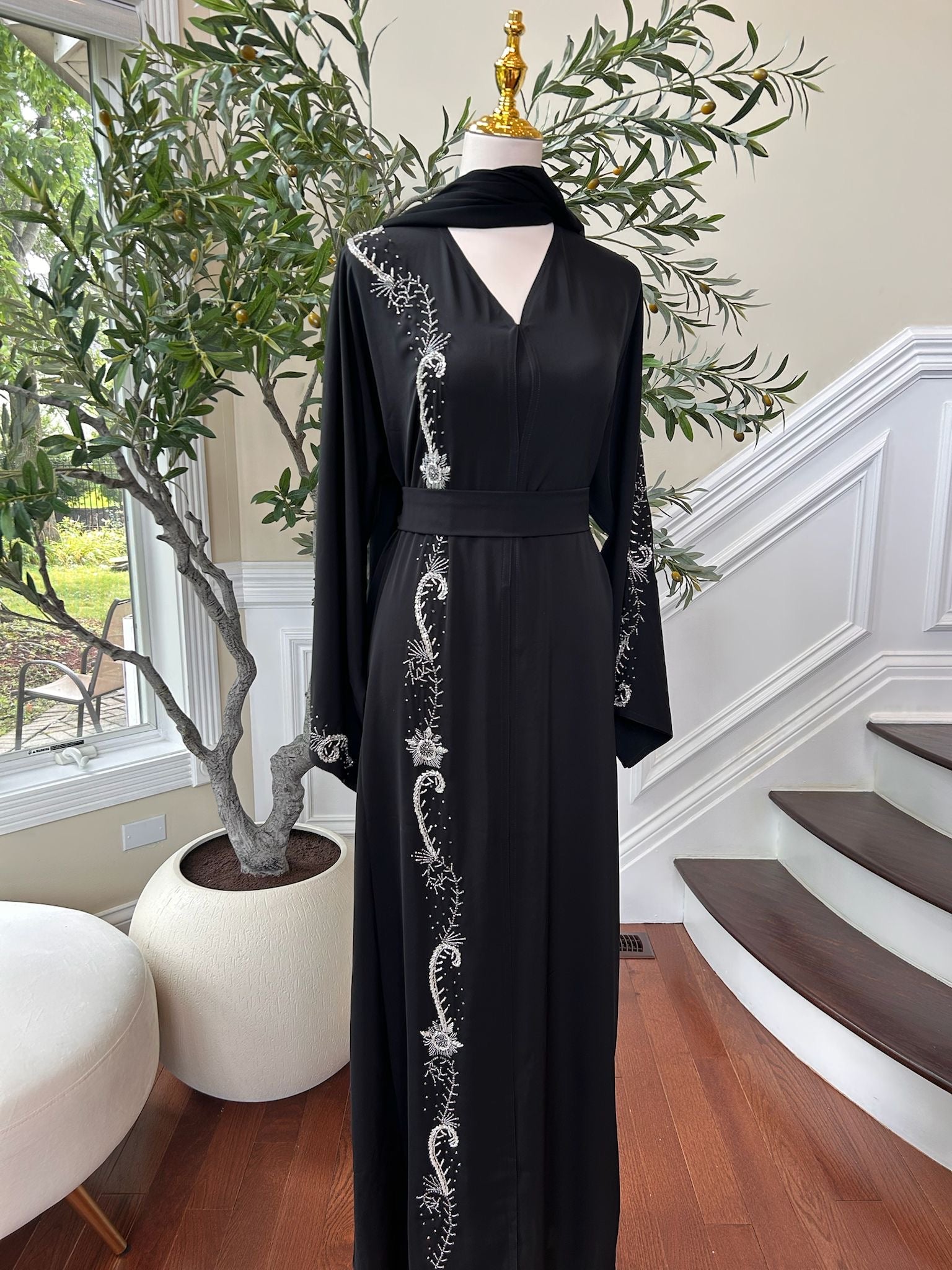 Black White Elegance Charm Abaya
