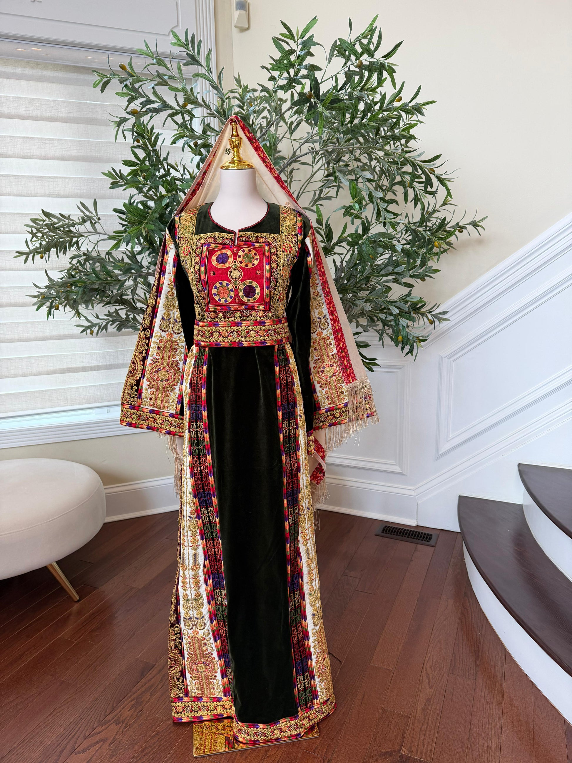 Velvet Green Embroidery Tatreez Thobe